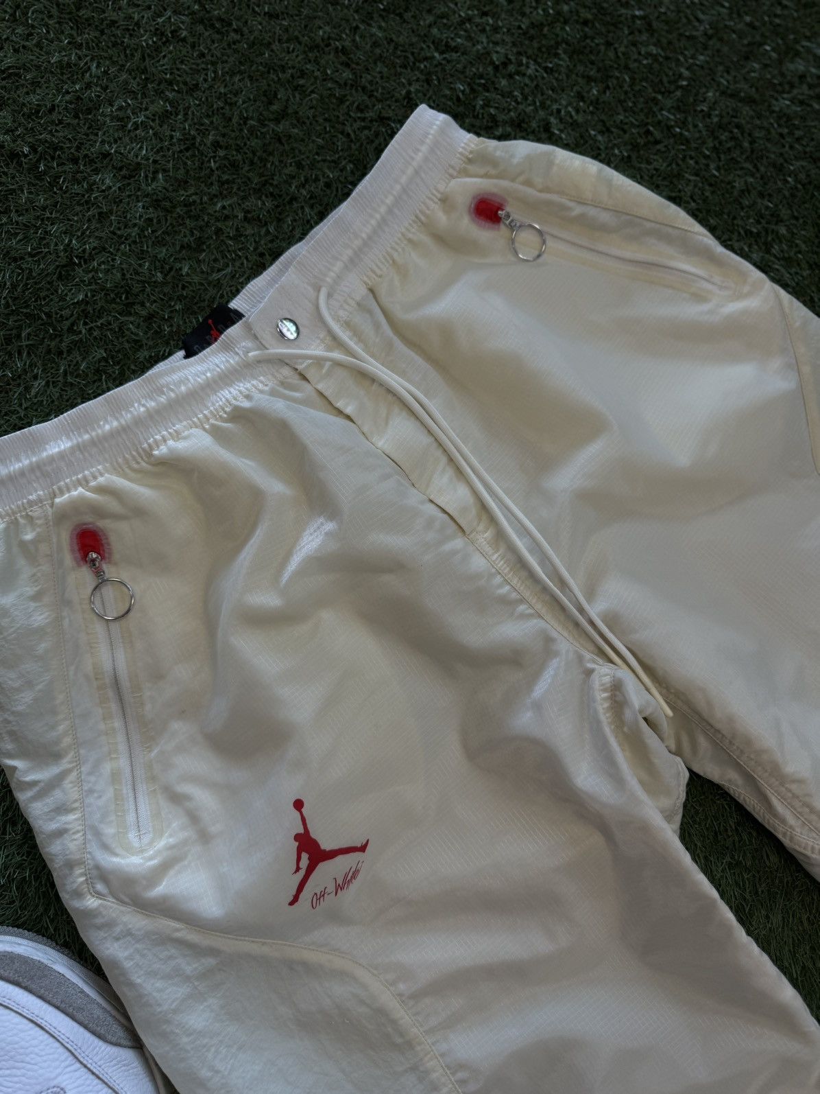 Jordan Brand × Off-White Off White Jordan Cream Sail Sweatpants Size Large Size US 33 - 6 Thumbnail