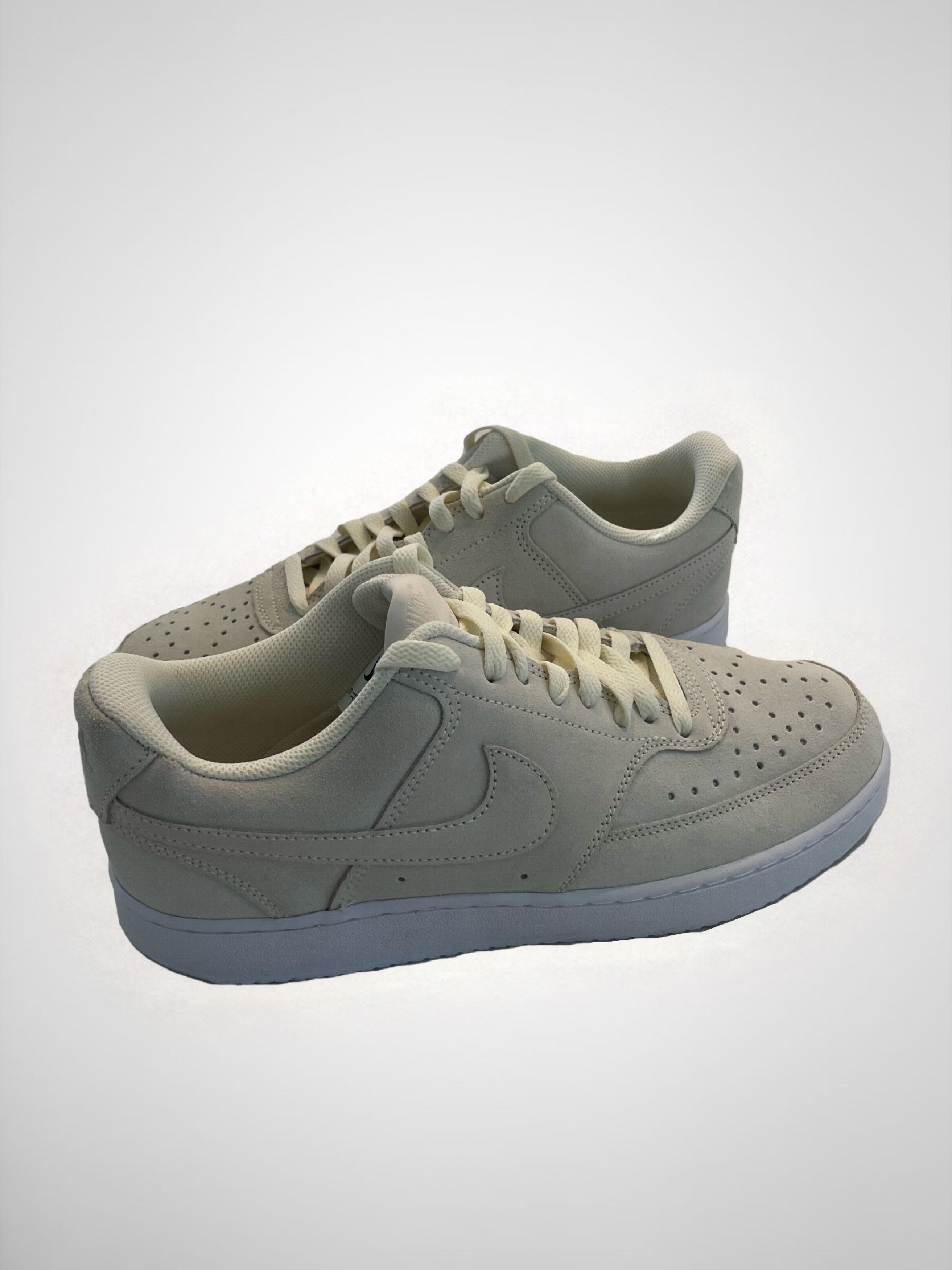 Nike BRAND NEW NEVER WORN UNISEX (wmns) Nike cloth low top Size US 11 / IT 41 - 2 Thumbnail