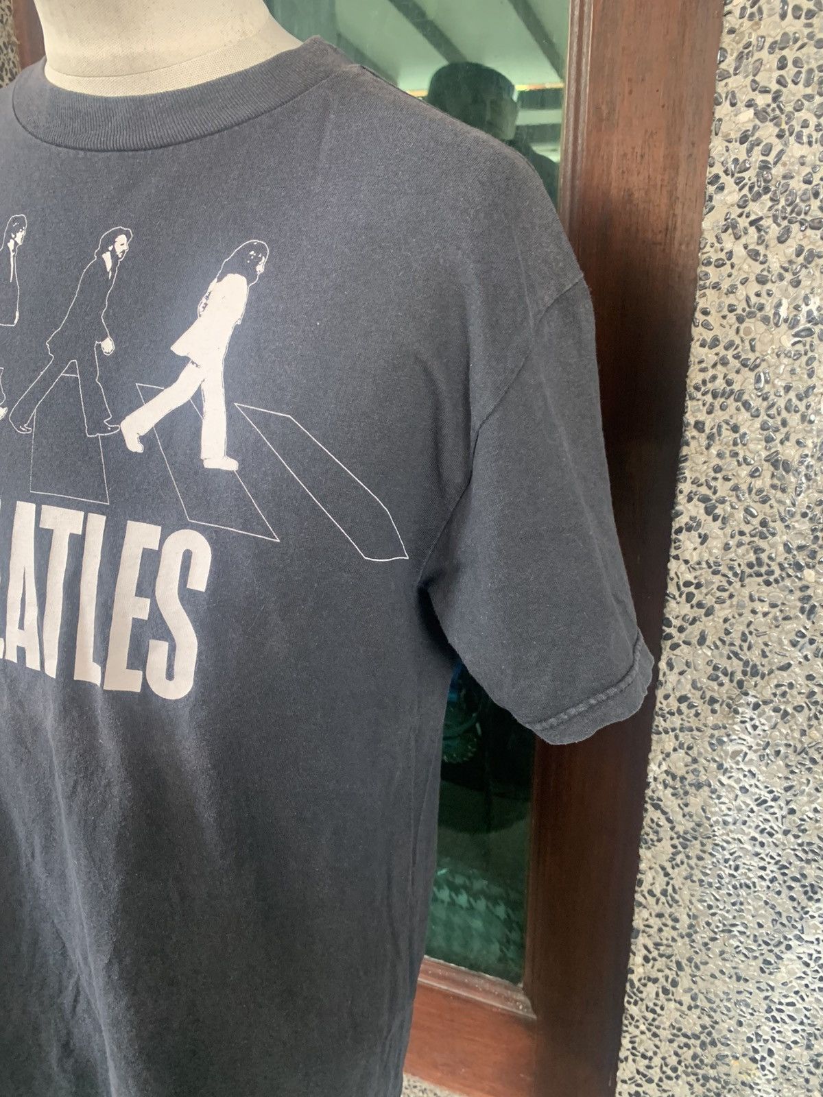 Band Tees Vintage 2005 The Beatles English Rock Band T shirt Size US M / EU 48-50 / 2 - 3 Thumbnail