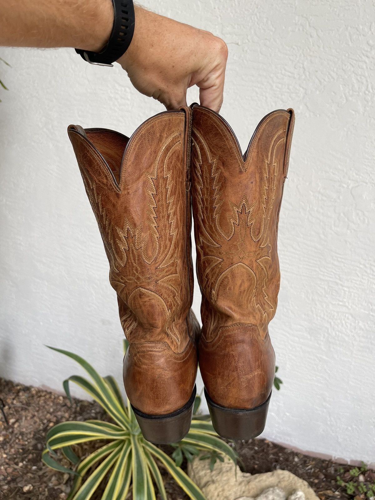 lucchese 1883 mad dog goat