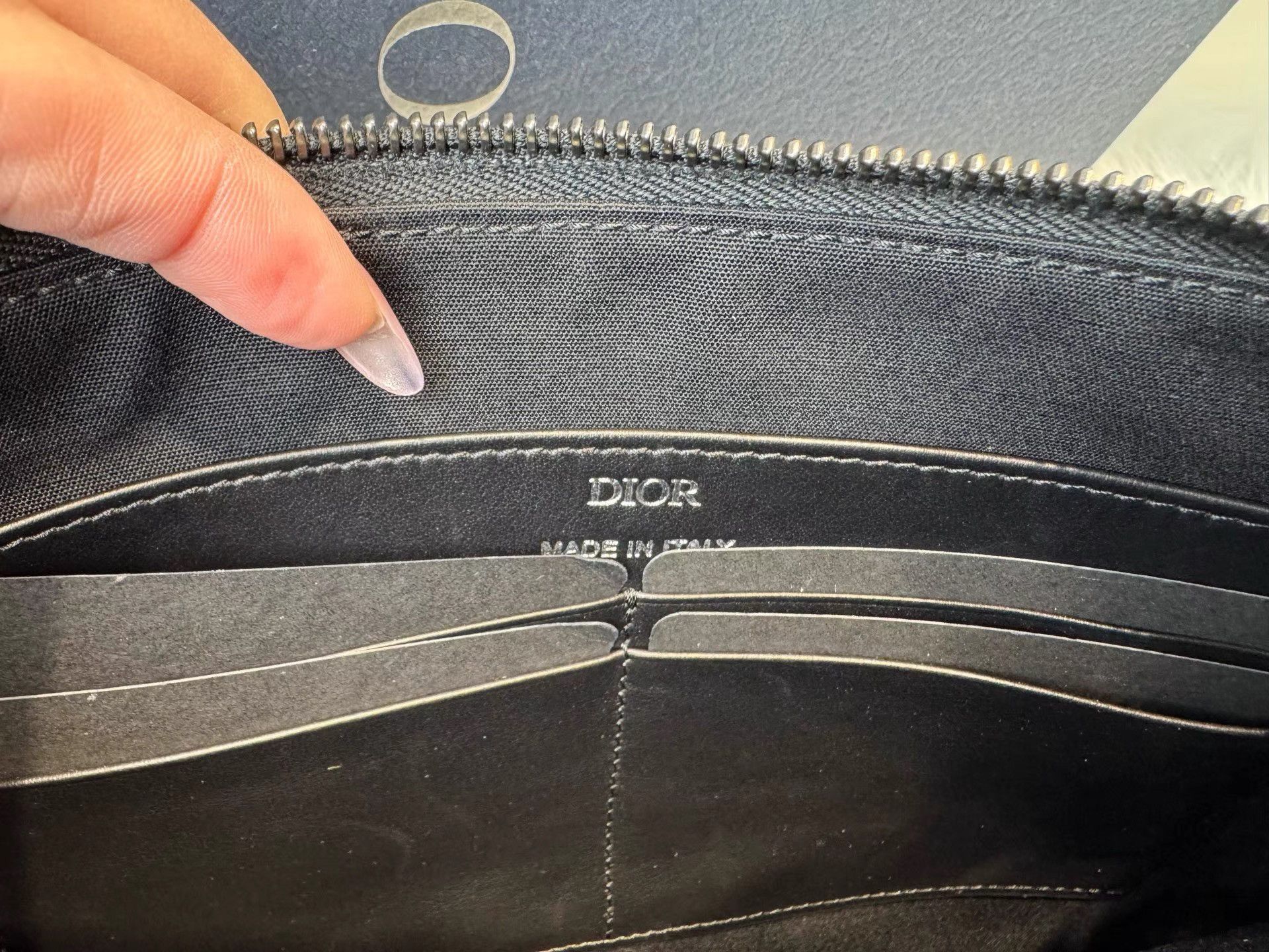 Dior DIOR Gravity Leather Zip Pouch Wristlet K36 Size ONE SIZE - 3 Thumbnail