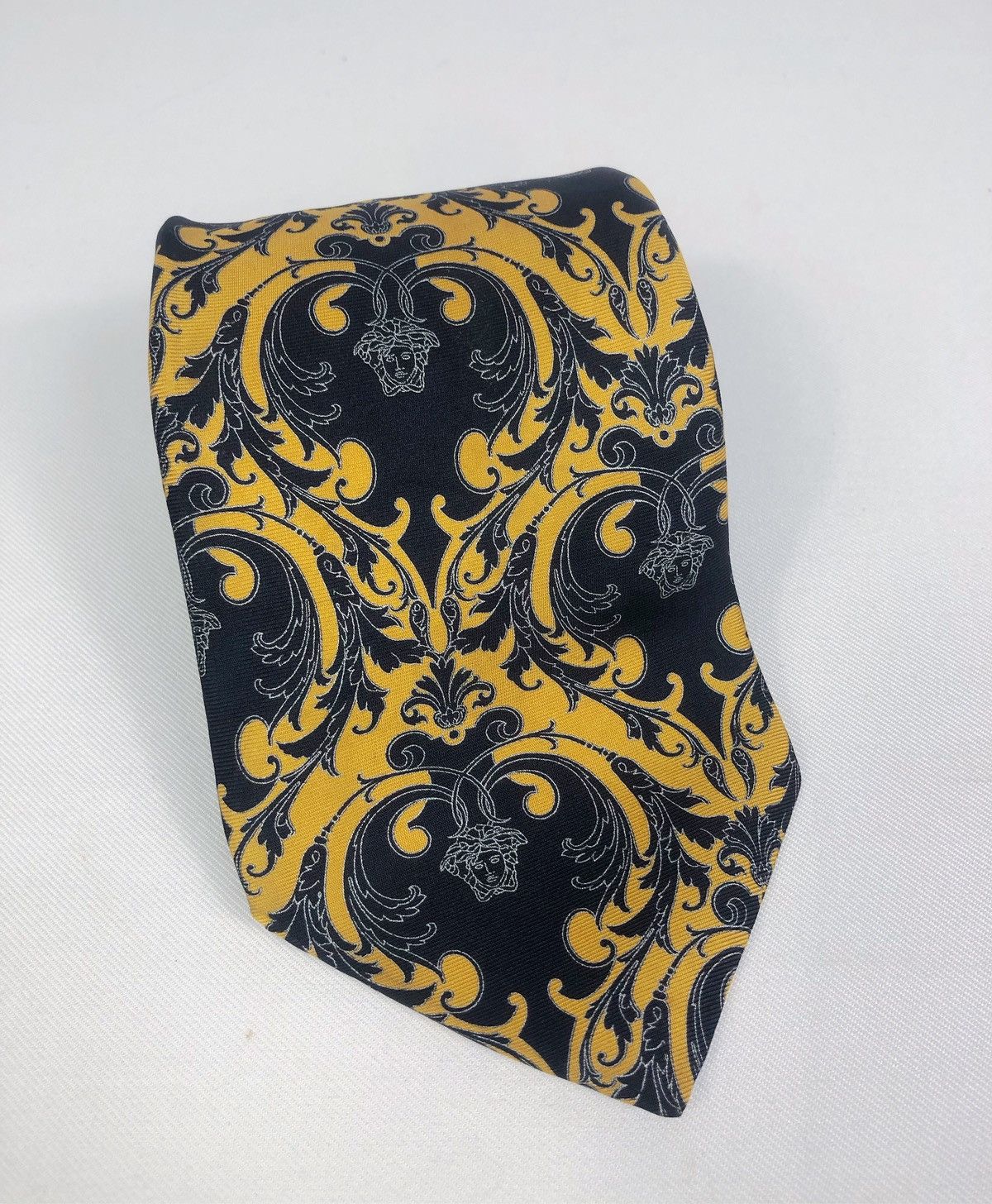 Vintage Gianni Versace good Feathered Medusa Silk Tie