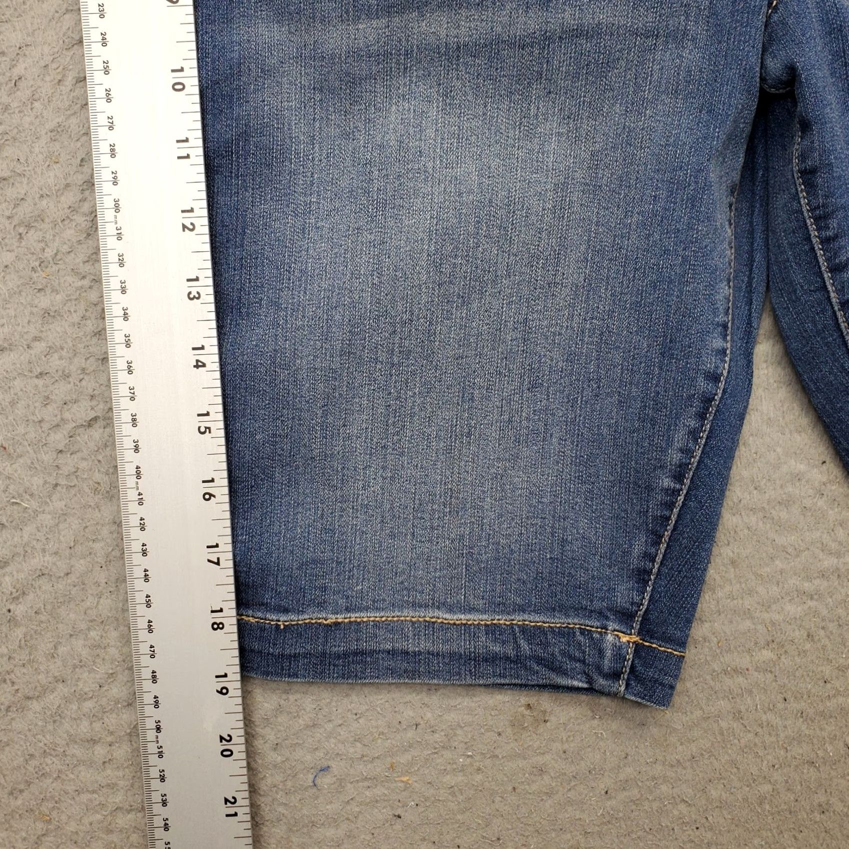 Torrid Torrid Lean Jean Shorts Womens Size 00 Blue Faded Denim Stretchy Flat Front Bermuda Shorts Womens 00 Blue Denim Torrid Men? Size 24" / US 00 / IT 34 - 3 Thumbnail