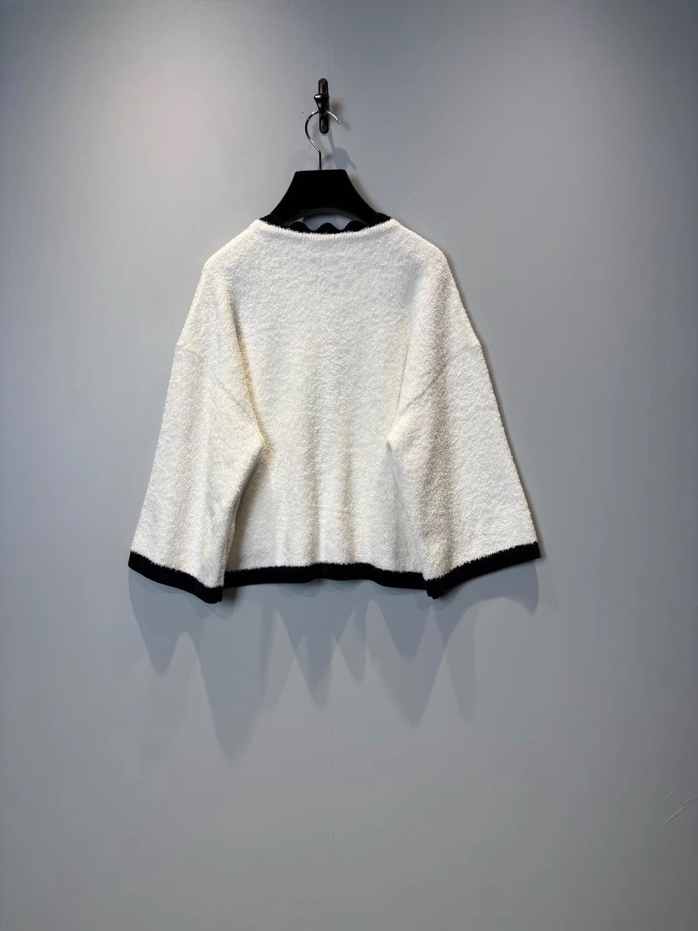 Chanel Chanel 26C White Lace Terry Cloth Cardigan K36 Size XS / US 0-2 / IT 36-38 - 2 Thumbnail