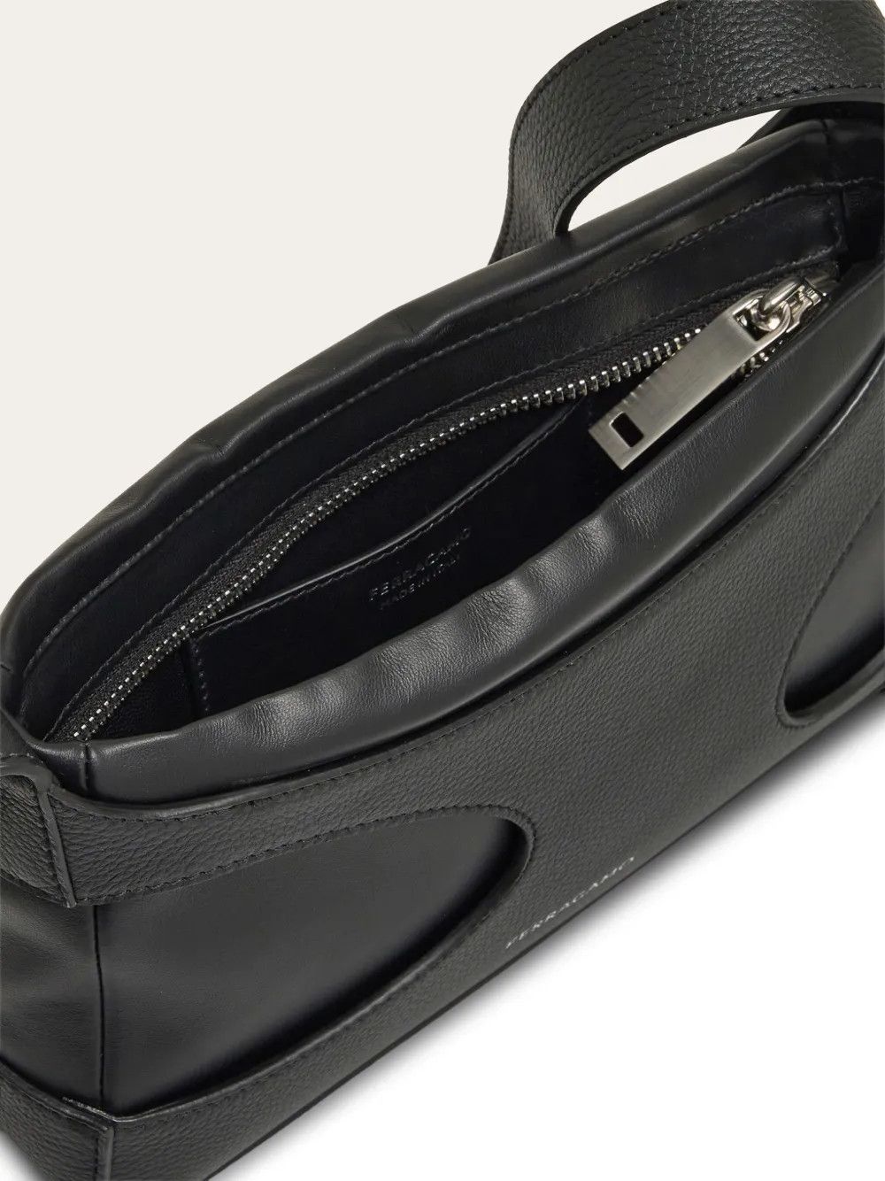 Salvatore Ferragamo o1y0426 Size : OS / Crossbody Bag in Black Size ONE SIZE - 5 Thumbnail