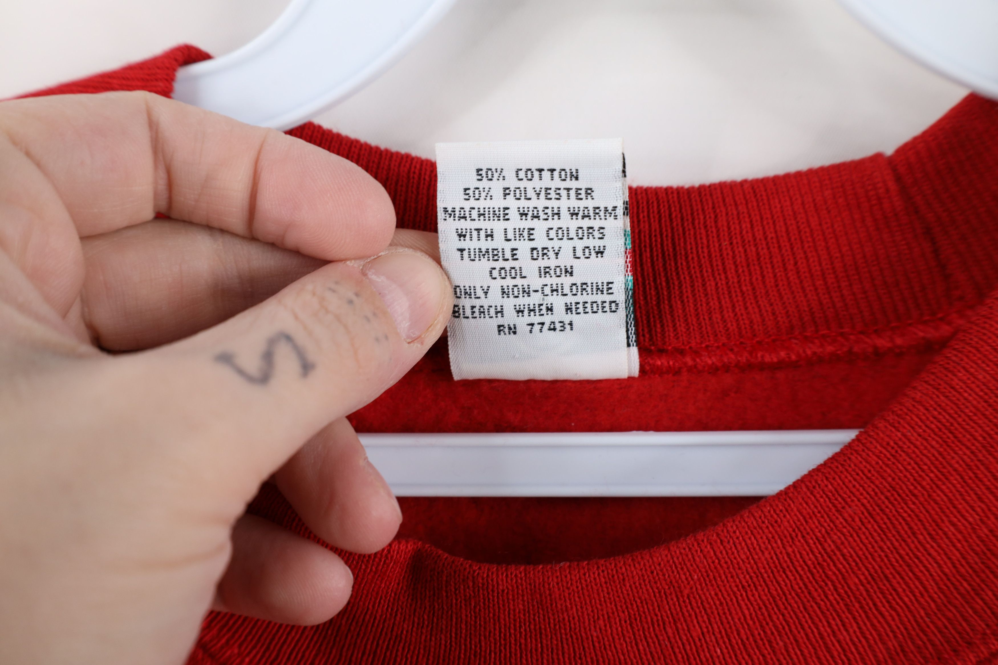 Vintage Vintage 90s Streetwear Blank Crewneck Sweatshirt Red USA Size US L / EU 52-54 / 3 - 5 Thumbnail