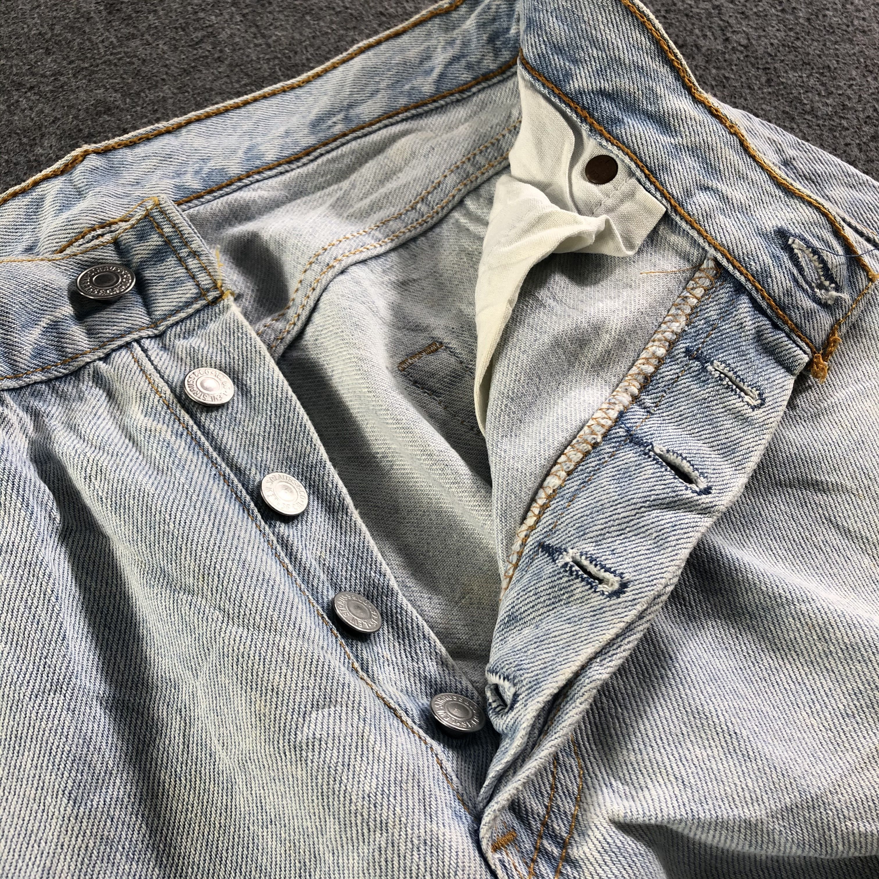 Levi's 90s Vintage Light Wash Levis 501 Jeans-J3008 Size US 30 / EU 46 - 8 Thumbnail