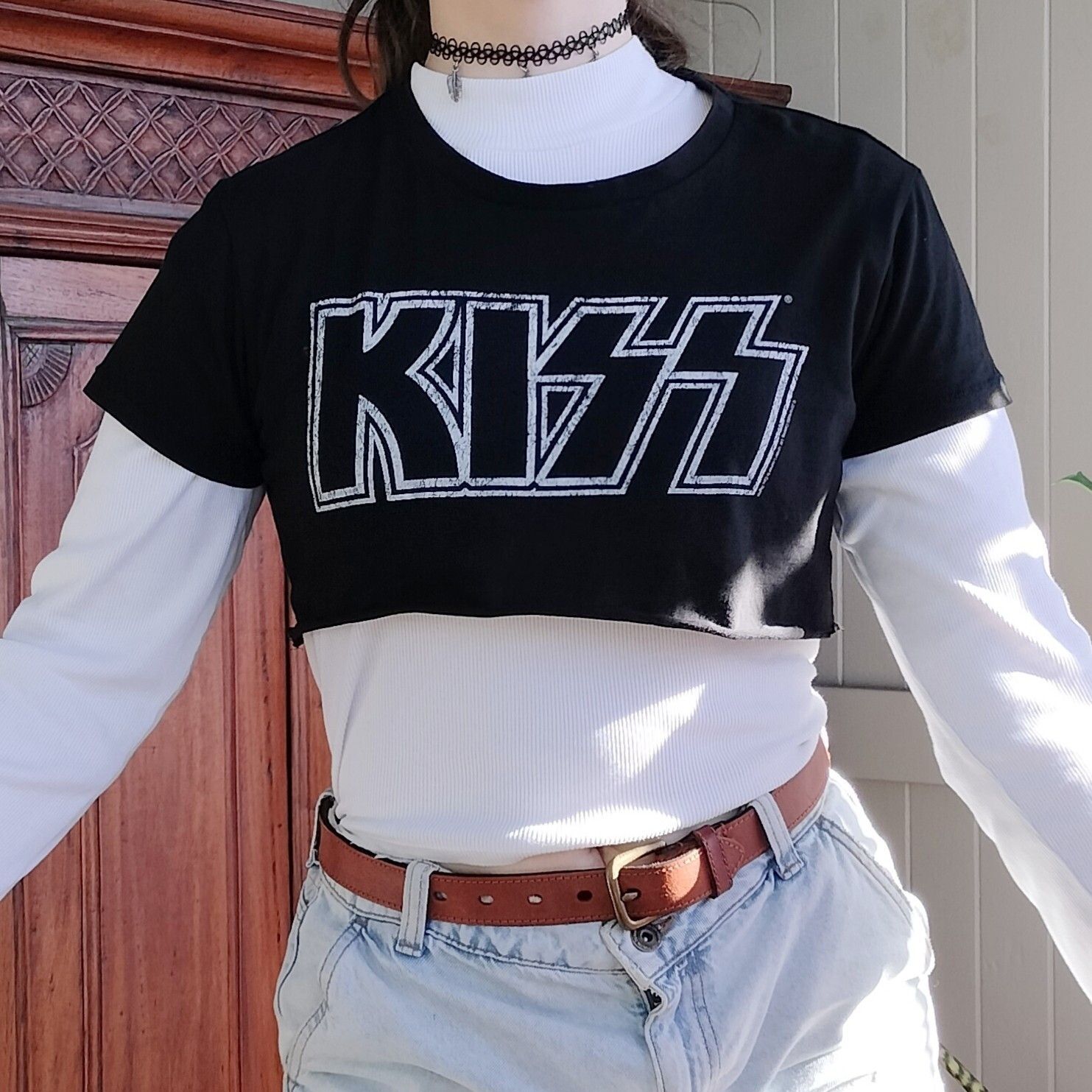 Designer Kiss Crop Top Tee Short Sleeve Reworked Upcycled Graphic Size M / US 6-8 / IT 42-44 - 4 Thumbnail