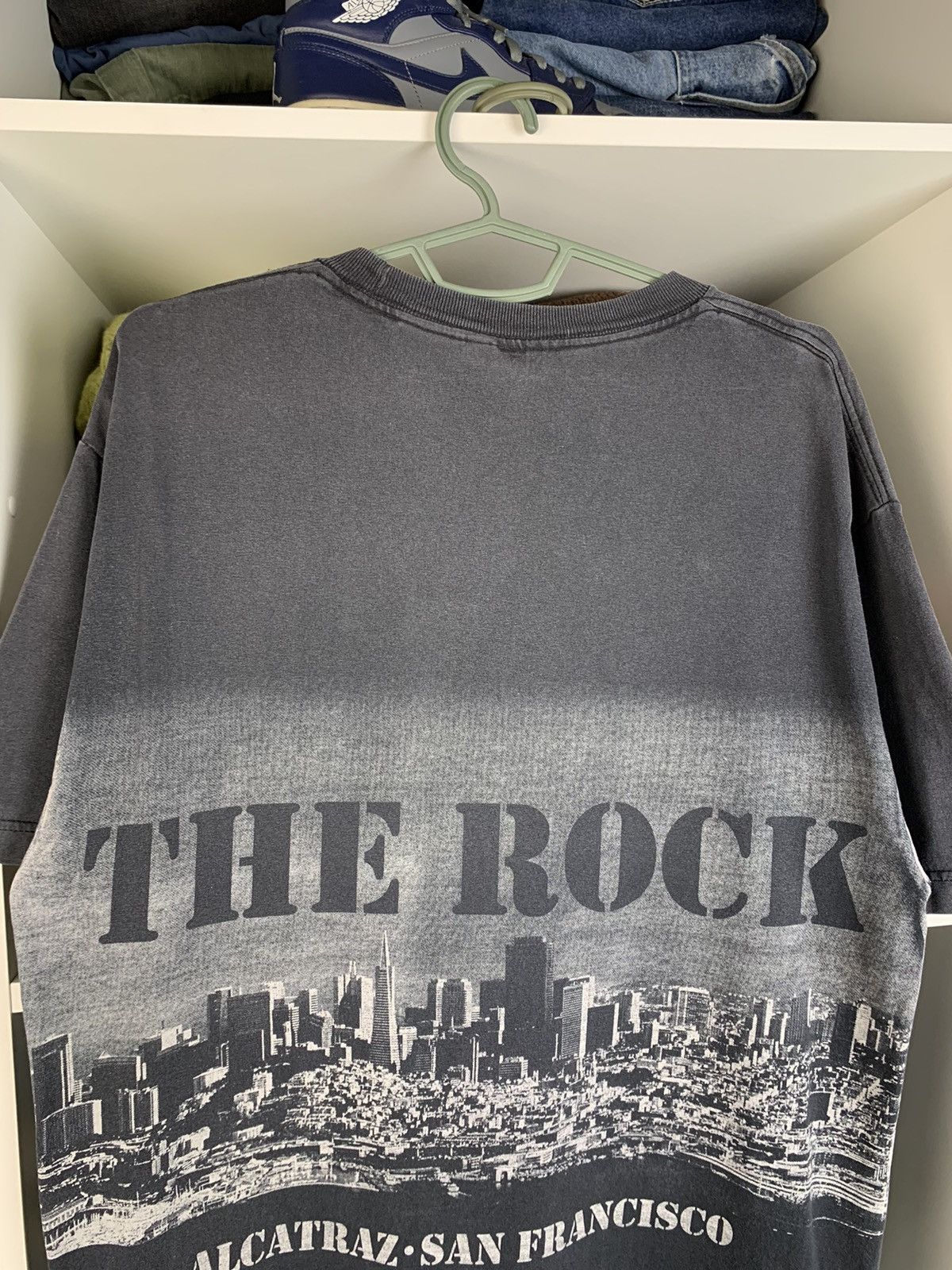 Vintage Vintage The Rock Alcatraz All Over Print T-shirt Size US L / EU 52-54 / 3 - 15 Thumbnail