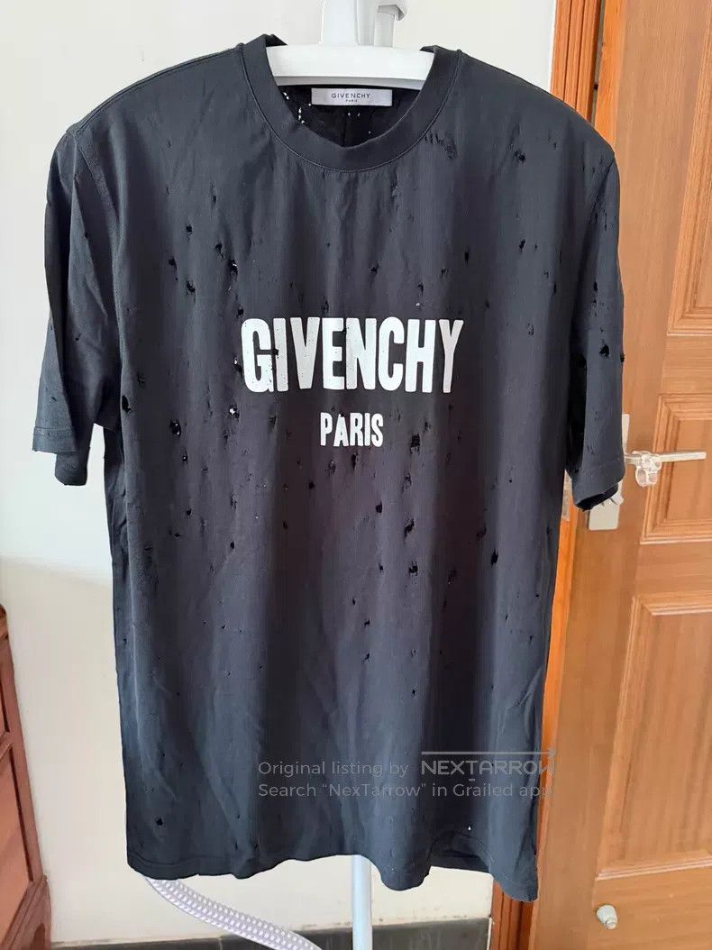 Givenchy Givenchy Black Logo Ripped T-Shirt Size US M / EU 48-50 / 2 - 1 Thumbnail