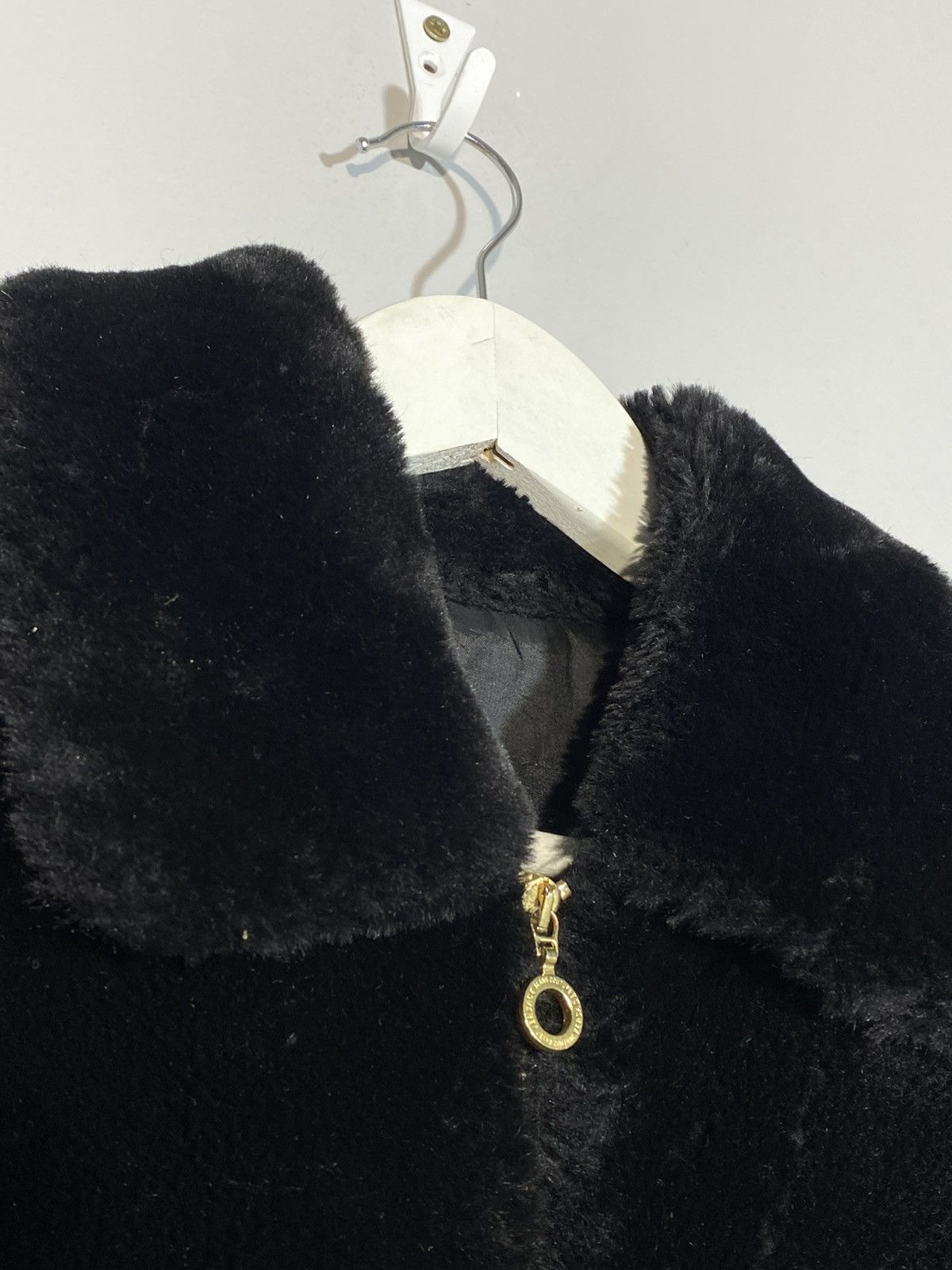 Versace Vintage Versace Jeans Couture Rare Y2K Fur Collar Jacket Size L / US 10 / IT 46 - 9 Thumbnail