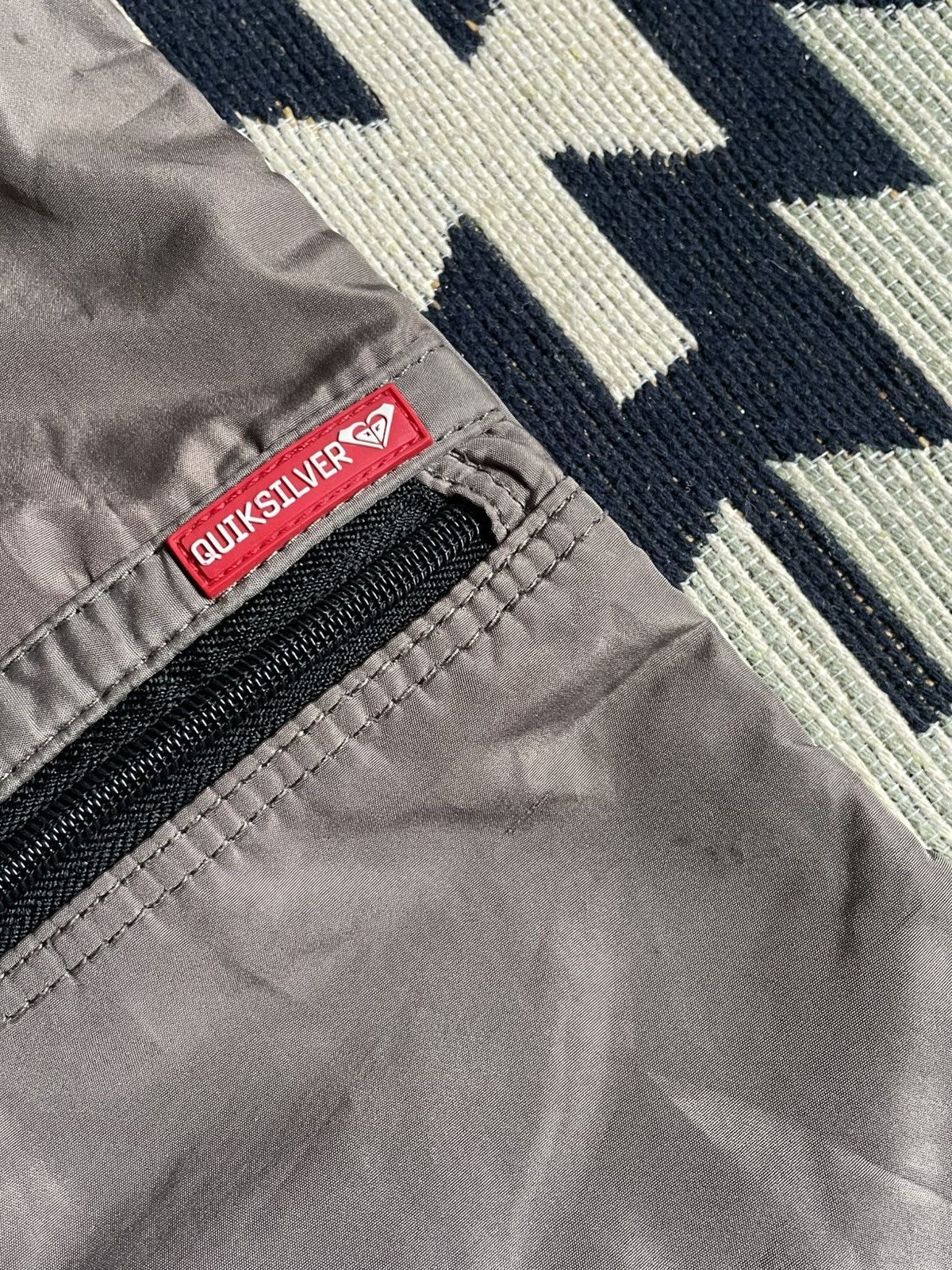 Quiksilver Vintage Quiksilver Y2K Logo Sling Bag Crossbody Size ONE SIZE - 6 Thumbnail
