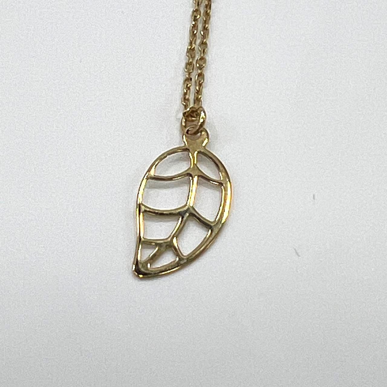 Other New Delicate 14K yellow gold necklace leaf design Size ONE SIZE - 4 Thumbnail
