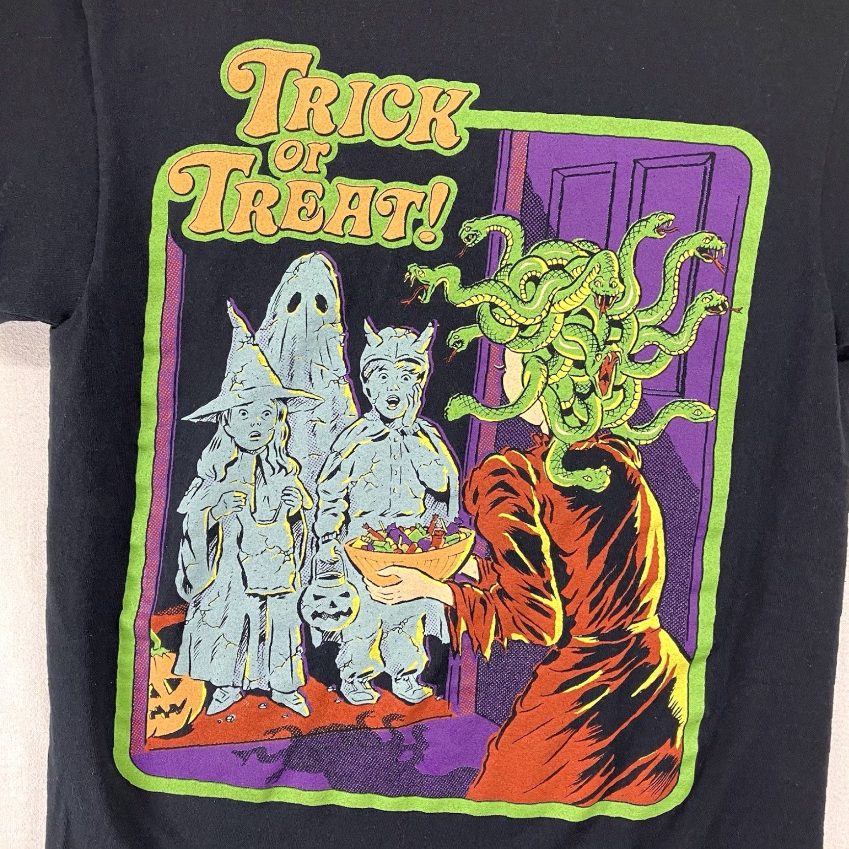 Vintage VINTAGE Steven Rhodes Trick Or Treat T-Medusa Design T Shirt Black Small Women 80s Halloween Horror Retro Cotton Knit Crew Neck Short Sleeve Mens? Size S / US 4 / IT 40 - 3 Thumbnail