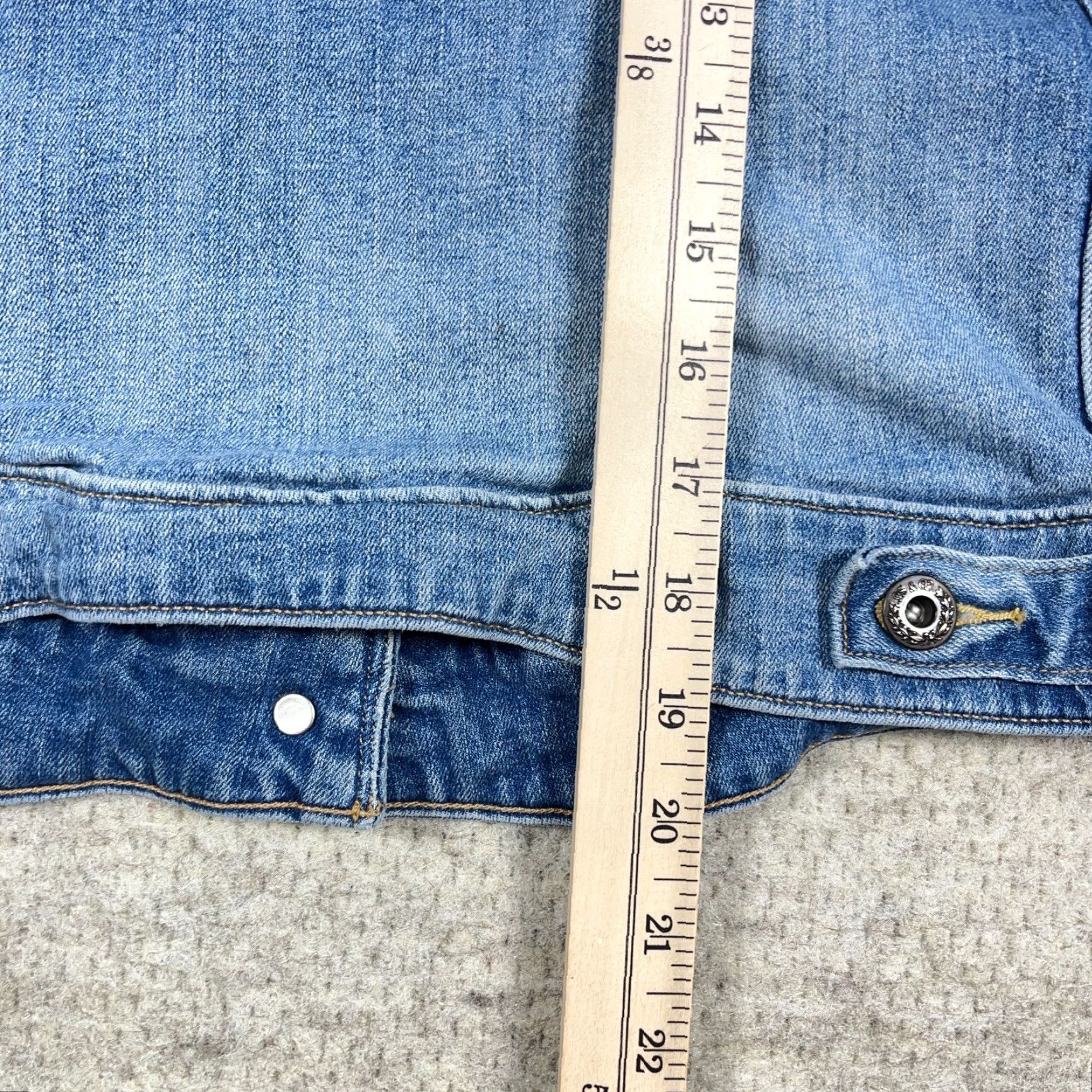 Levi's VINTAGE Levi's denim jacket Womens Medium Blue Jean Med Wash Trucker Retro Faded Ladies B1 Size 32" / US 10 / IT 46 - 6 Thumbnail