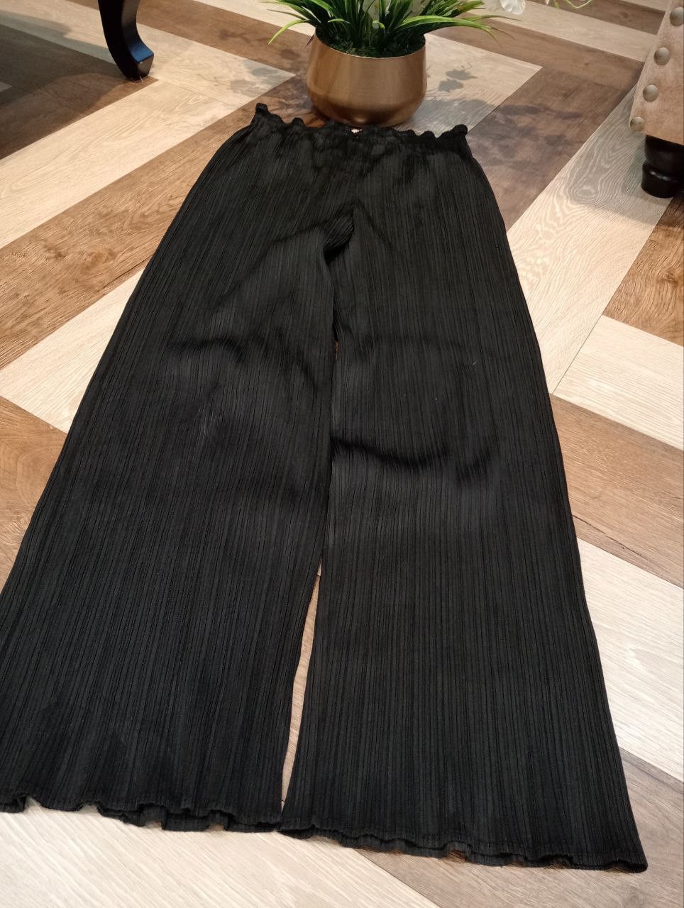 Pleats Please Issey Miyake PLEATS PLEASE ISSEY MIYAKE PLEATED PANTS - BLACK Size 25" / US 0 / IT 36 - 3 Thumbnail