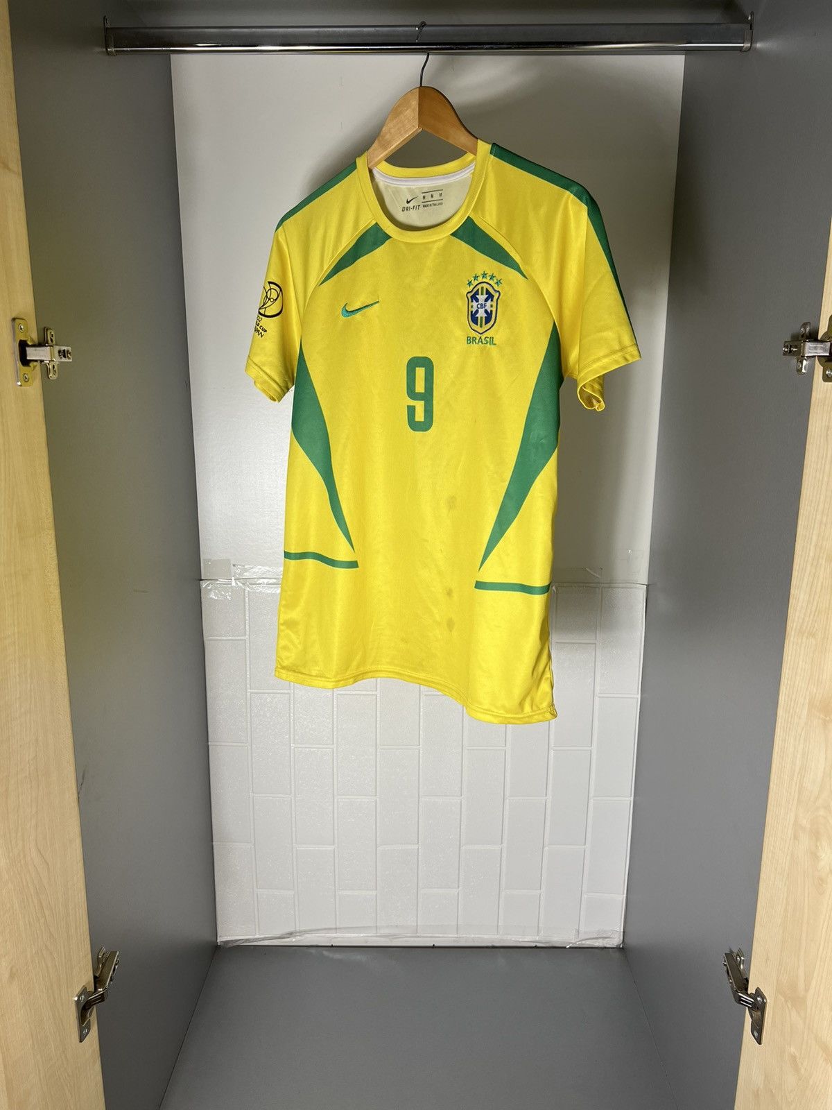 Vintage VERY RARE BRAZIL RETRO SOCCER JERSEY RONALDO BLOKE Y2K 90s Size US M / EU 48-50 / 2 - 10 Thumbnail