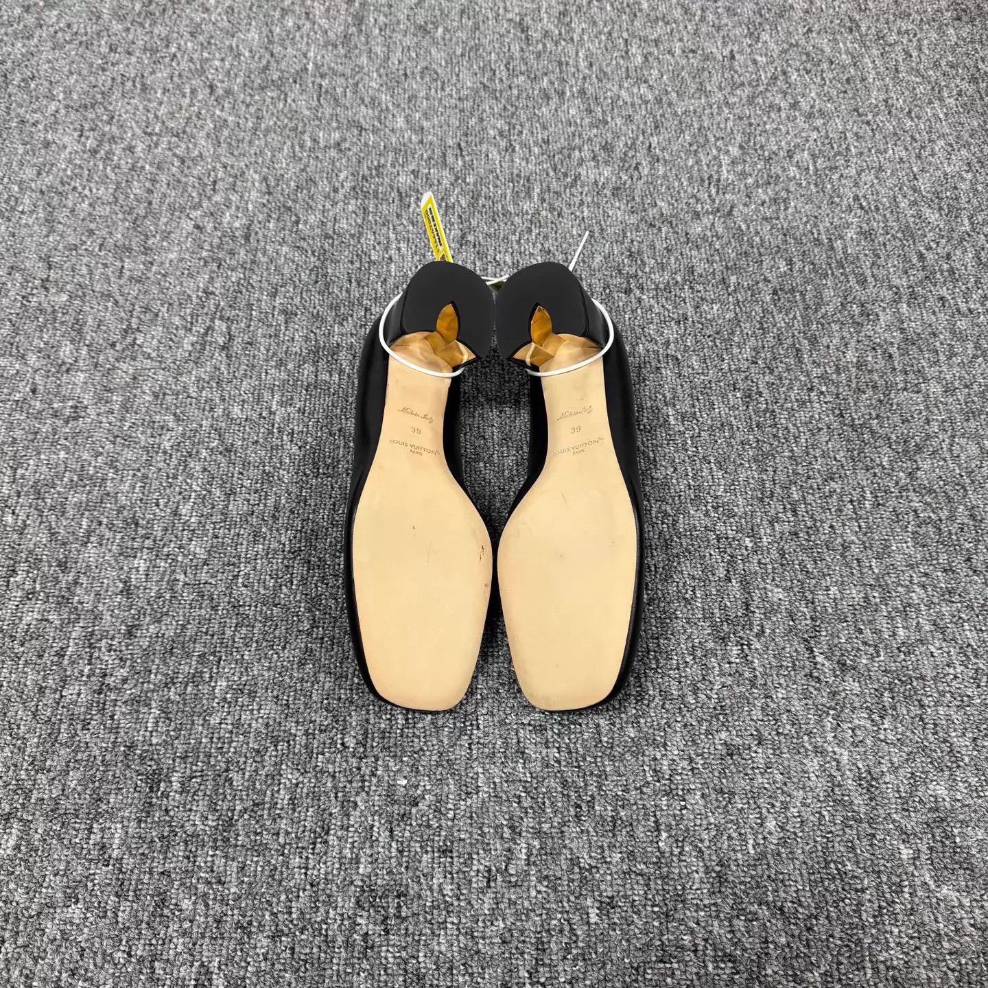 Louis Vuitton Louis Vuitton black gold logo square toe block heel 39 Size US 8.5 / IT 38.5 - 6 Thumbnail