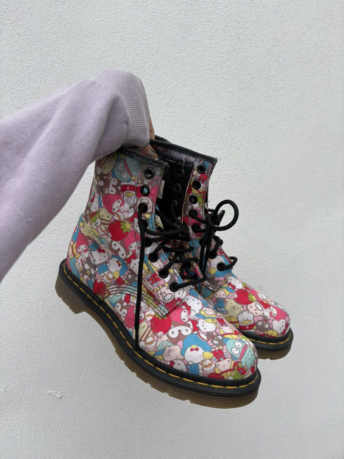 Dr. Martens Dr Martens x Hello kitty limited edition boots Size US 7 / IT 37 - 3 Thumbnail