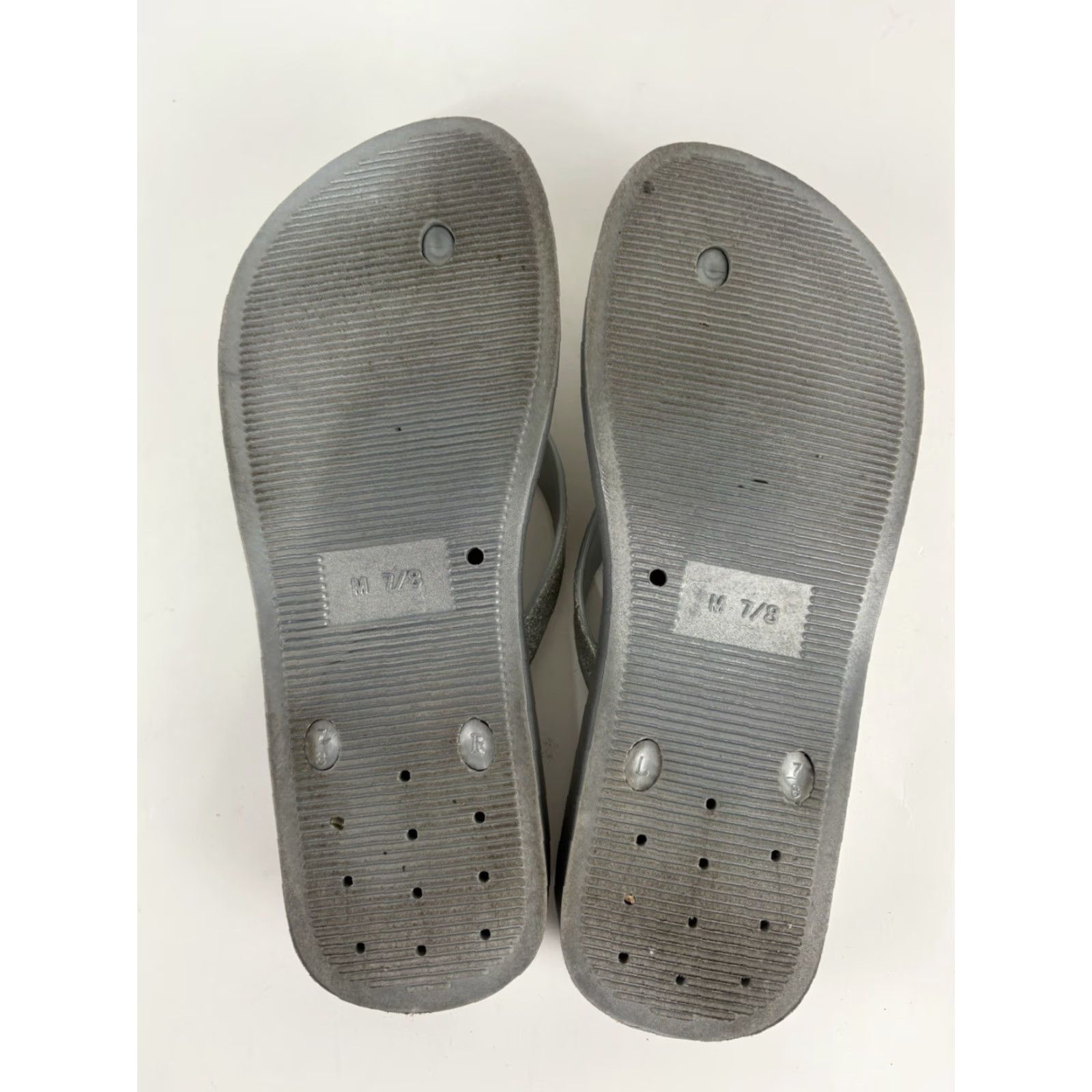 Vintage **SO Silver Glitter Sandals Women's Size 7-8** User: **SO Silver Glitter Flip Flops Women's Size 7-8** Size US 7 / IT 37 - 7 Thumbnail