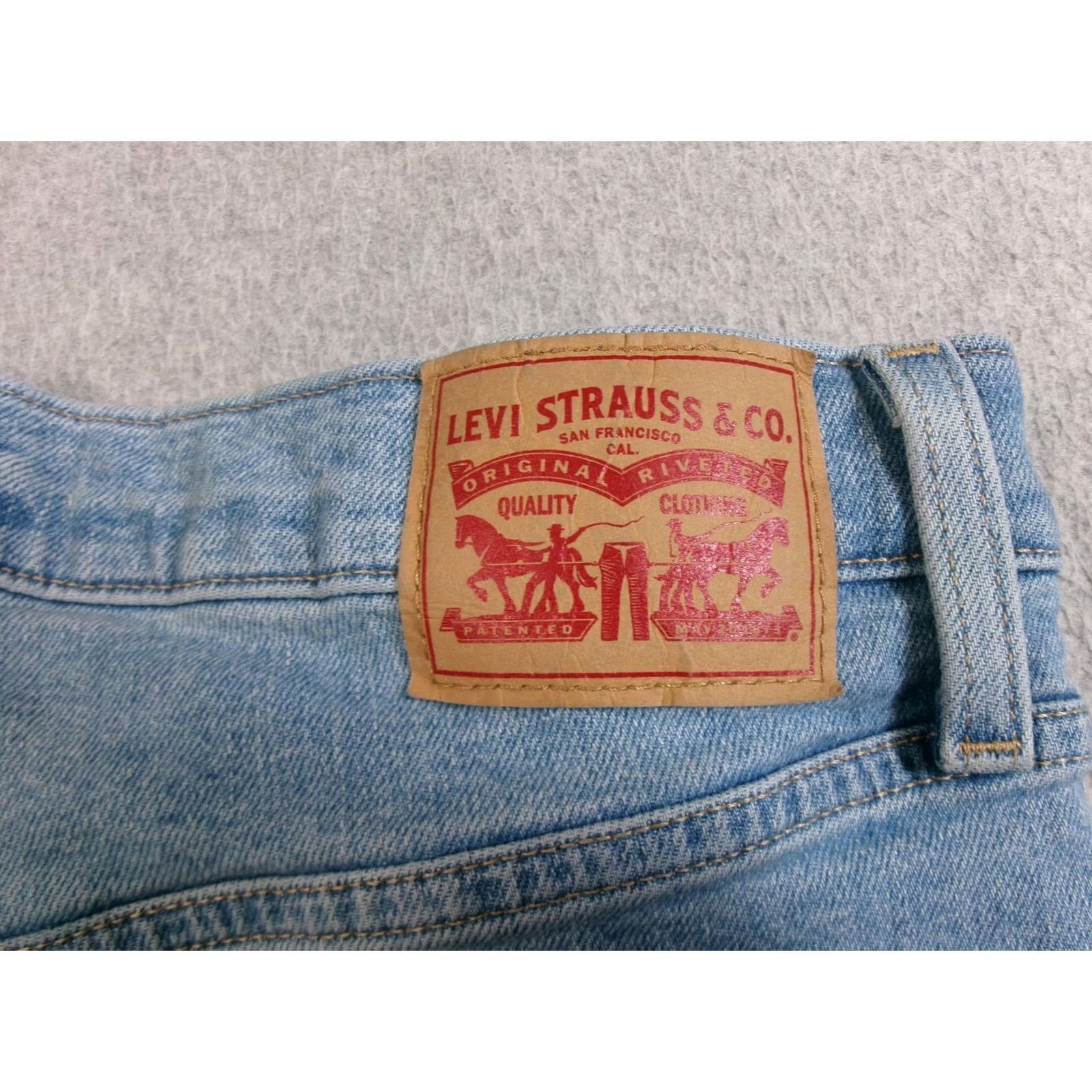 Levi's Levi'S High Waisted Mom Jeans Women 31 Blue Light Wash Raw Hem Crop Stretch Denim Size 24" / US 00 / IT 34 - 6 Thumbnail