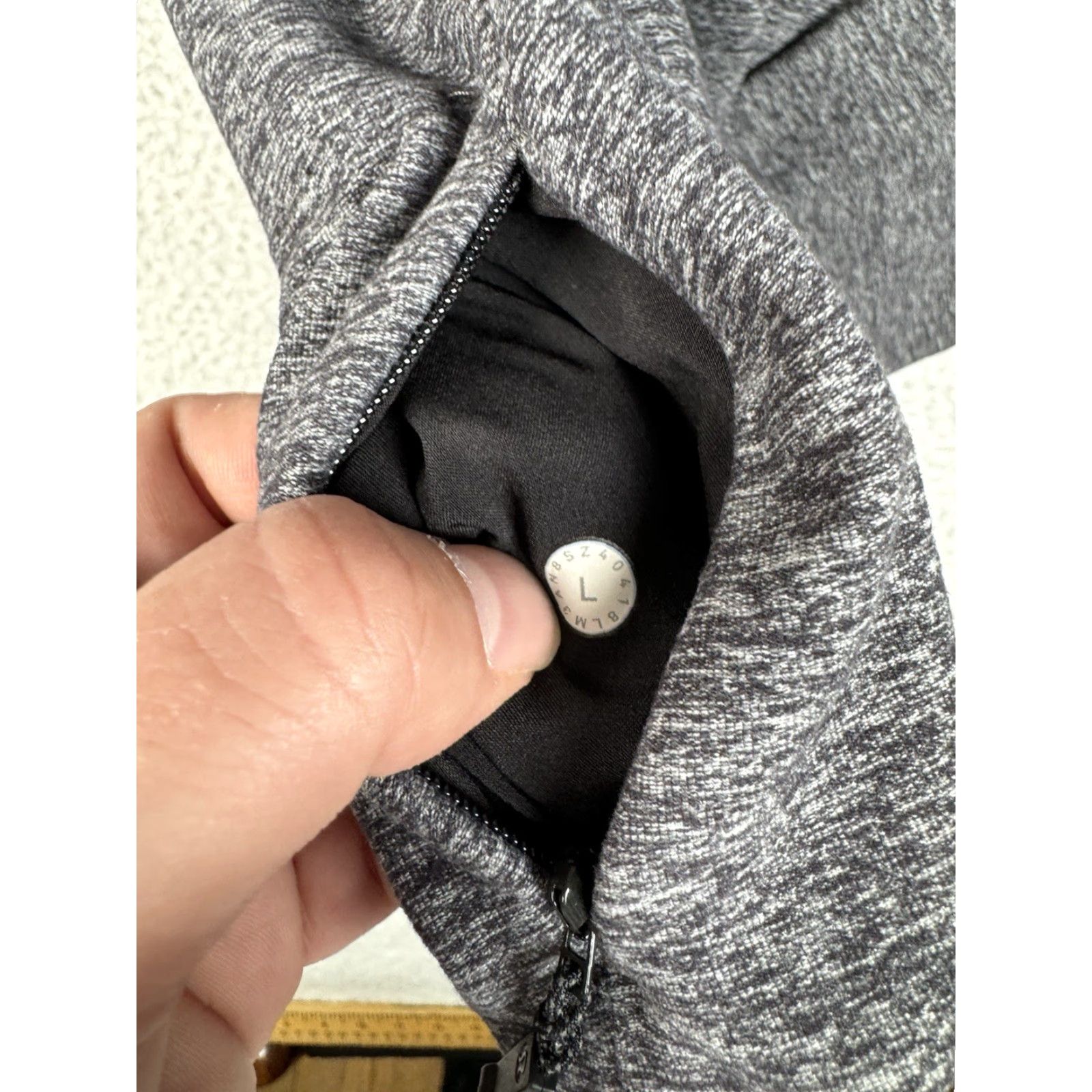 Lululemon Lululemon Metal Vent Tech Half 1/2 Zip Performance Shirt Mens Large - Gray Size US L / EU 52-54 / 3 - 6 Thumbnail