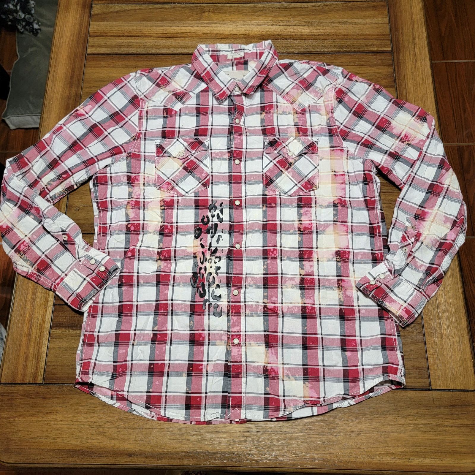 American Eagle Outfitters AEO Homemade Christmas Pearl Snap Santa Shirt - Size XL Size XL / US 12-14 / IT 48-50 - 3 Thumbnail