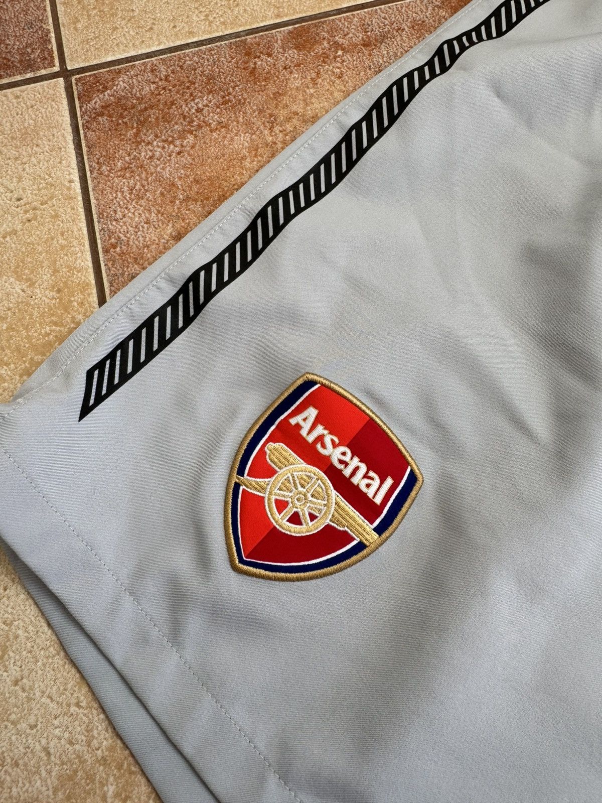 Nike × Vintage Vintage Arsenal Elmunia 2008-2009 Player Issue Soccer Shorts Size US 38 / EU 54 - 6 Thumbnail