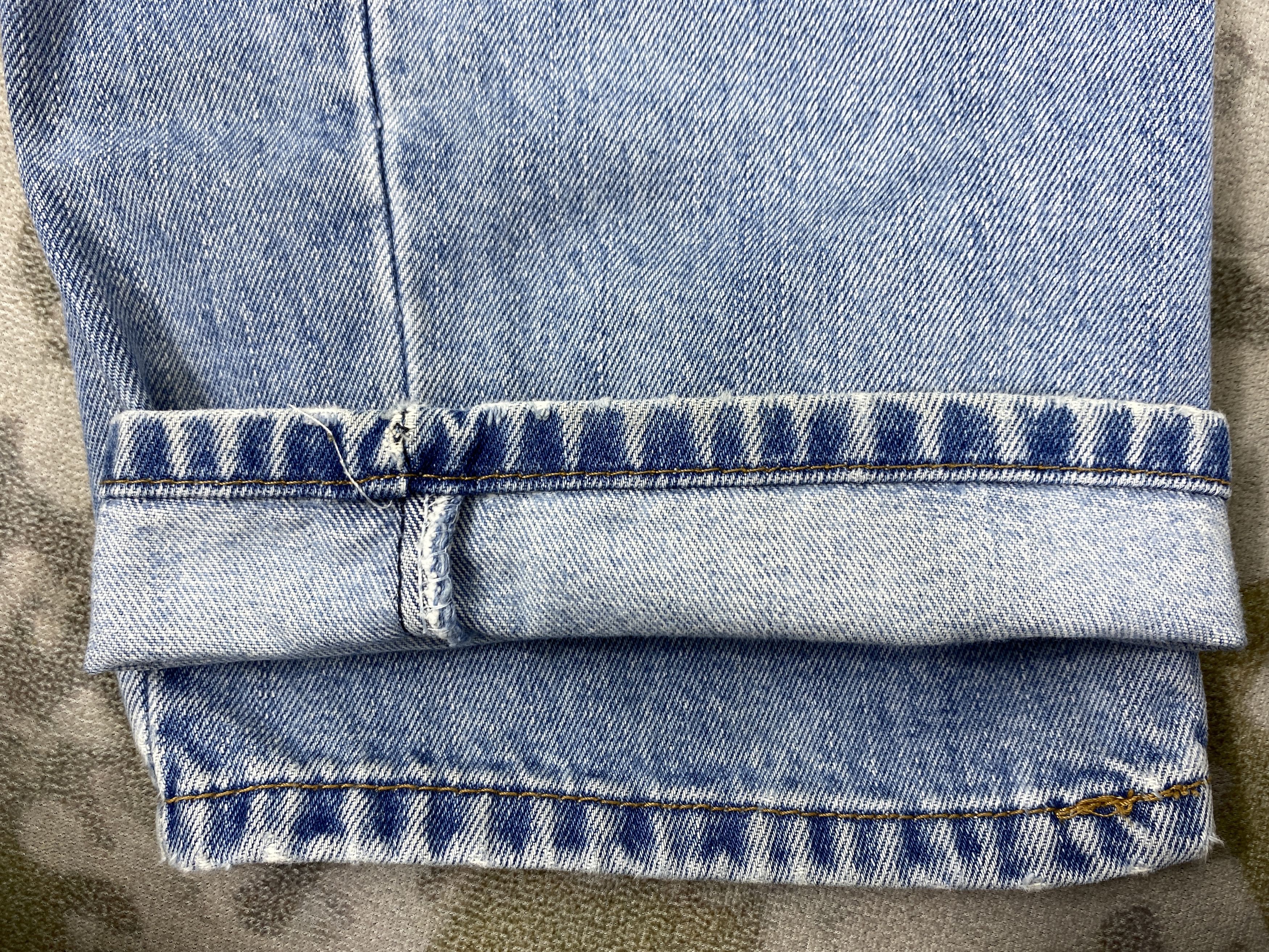 Levi's Mid Blue Vintage Levi's 550 Jeans 39x31 Denim -SJ033 Size US 39 - 14 Thumbnail