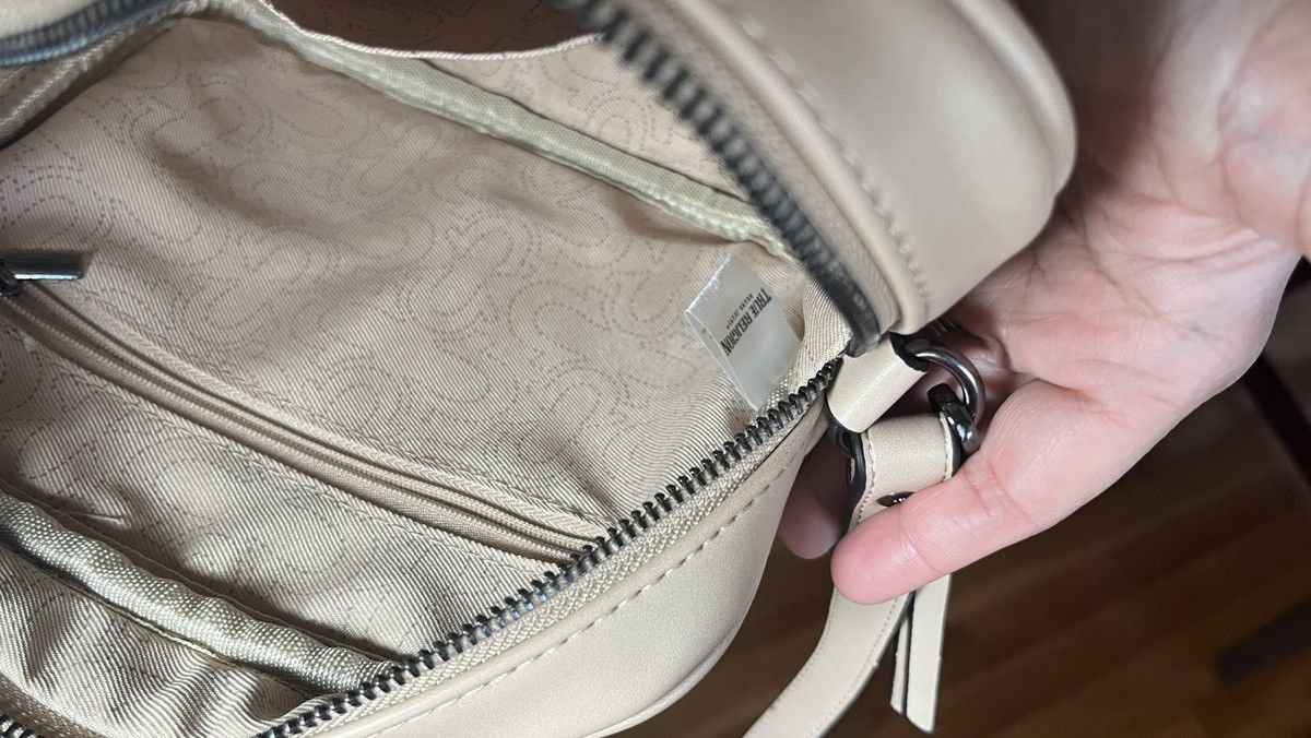 True Religion True Religion Beige Camera Crossbody Bag Size ONE SIZE - 4 Thumbnail