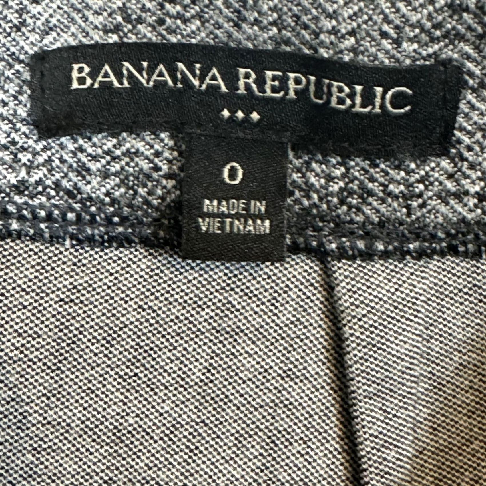 Banana Republic Banana Republic Mini Skirt Skirt Womens Size 0 Gray Ruffle Hem Back Zip, Short, Tweed Cotton, 0, Regular Size, Vintage: No Size 25" / US 0 / IT 36 - 7 Thumbnail