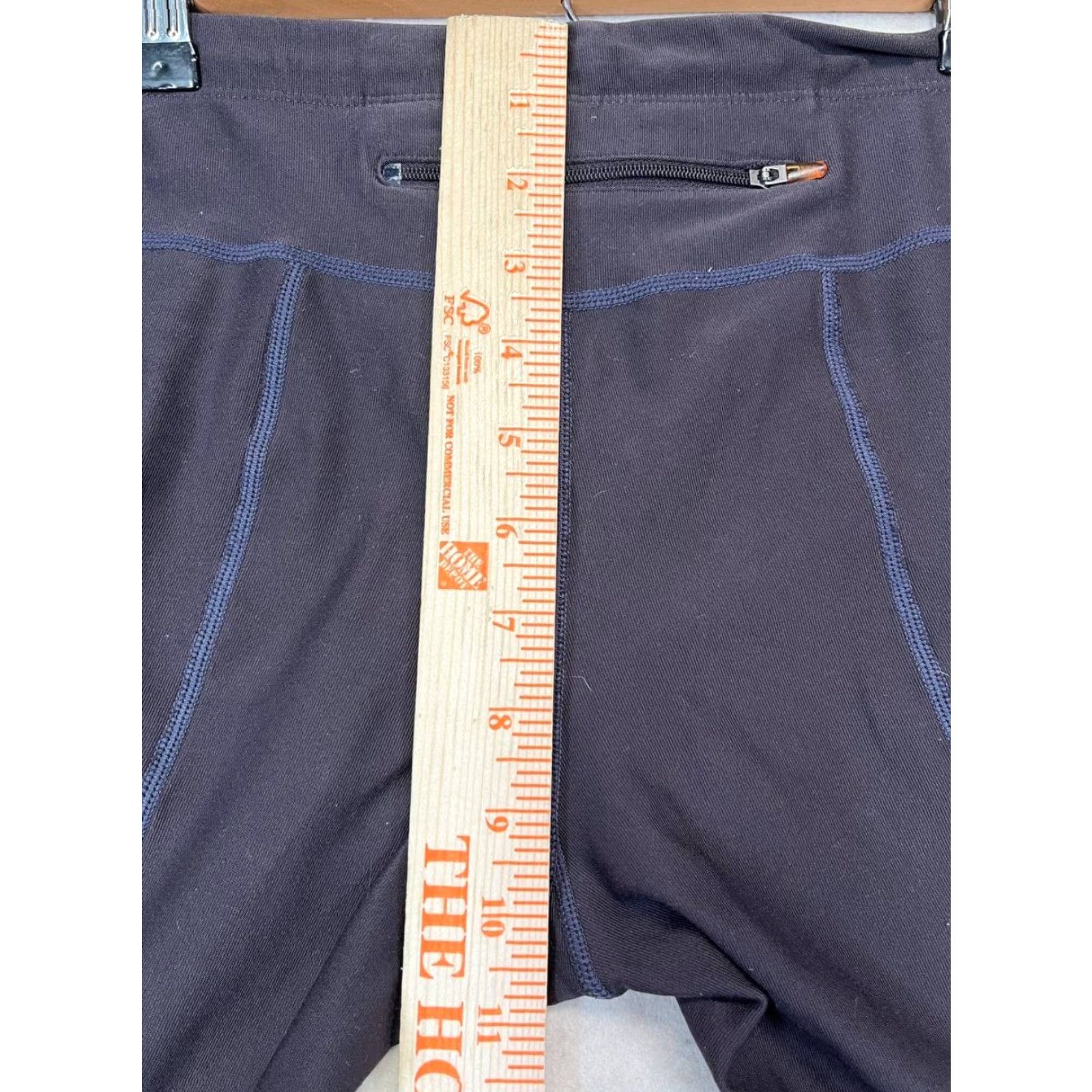 Nike Nike Fit Dry Pants Capri Women Size S Gray Stretch Athletic Style Capri Men's? No — Women. Size 28" / US 6 / IT 42 - 4 Thumbnail