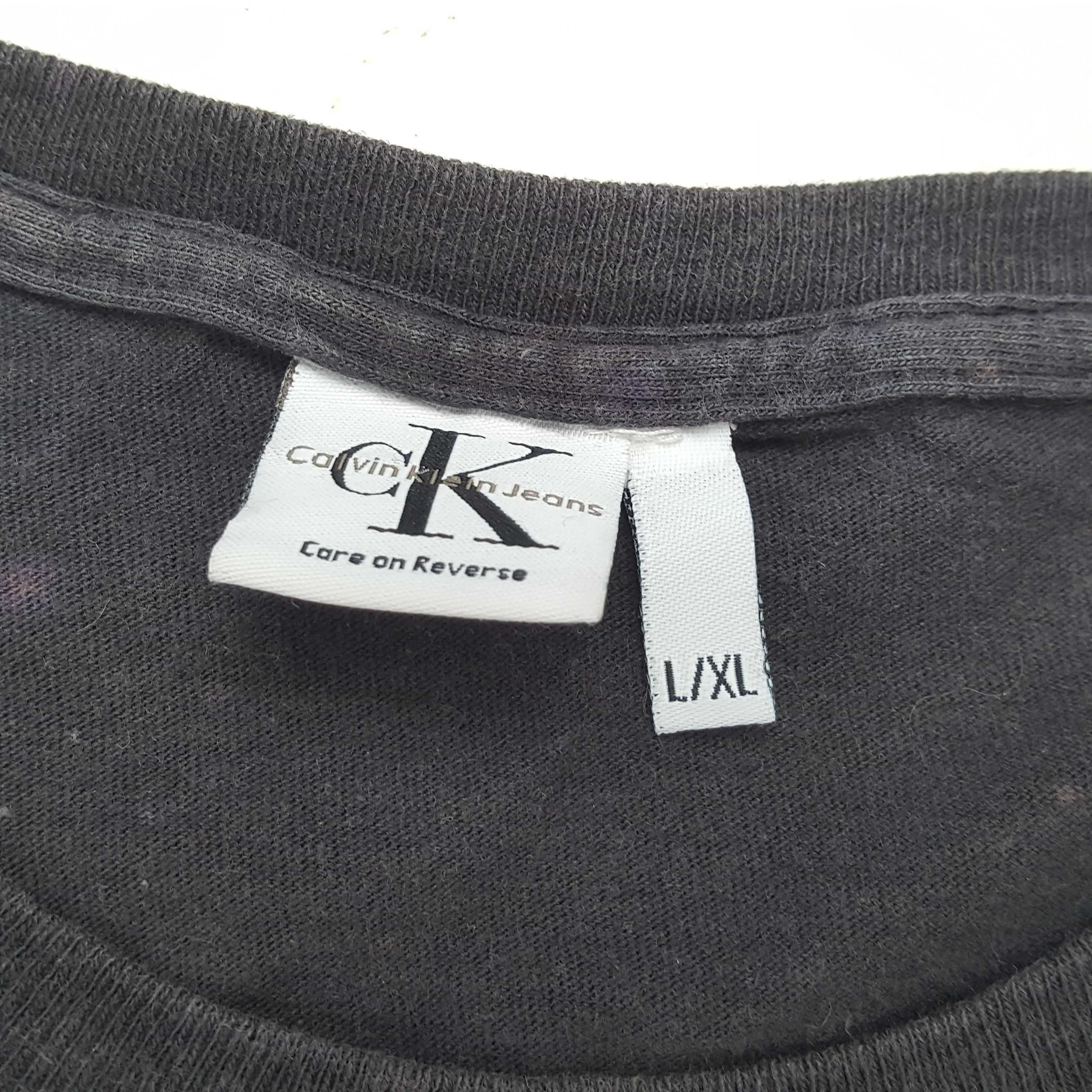 Calvin Klein × Vintage CLAVIN KLEIN Center Logo Design Fashion Vintage Tshirt Size US L / EU 52-54 / 3 - 7 Thumbnail