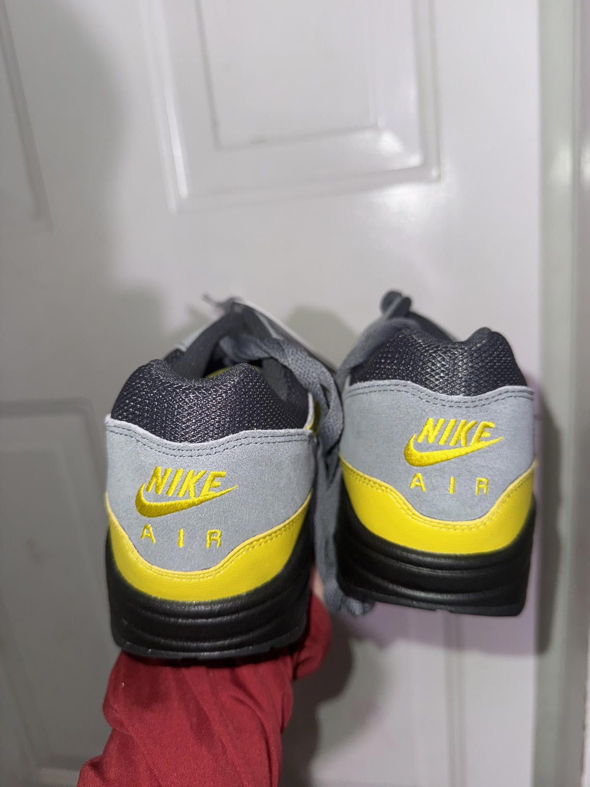 Nike Nike Men’s Air Max 1 Essential Batman 2.0 Sample Size US 9 / EU 42 - 3 Thumbnail
