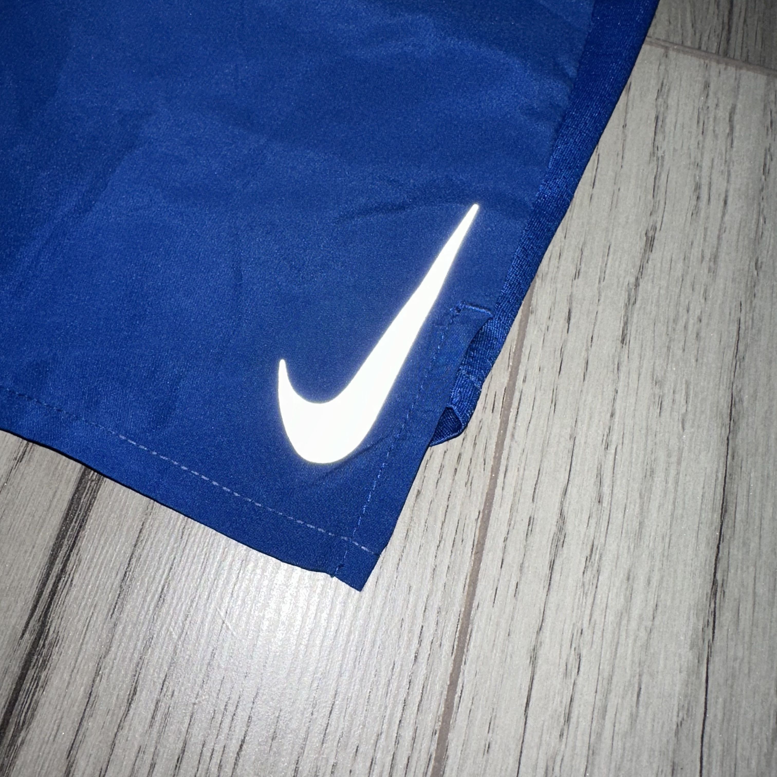 Nike Nike Reflective Swoosh Nylon Drill Shorts Size US 30 / EU 46 - 5 Thumbnail