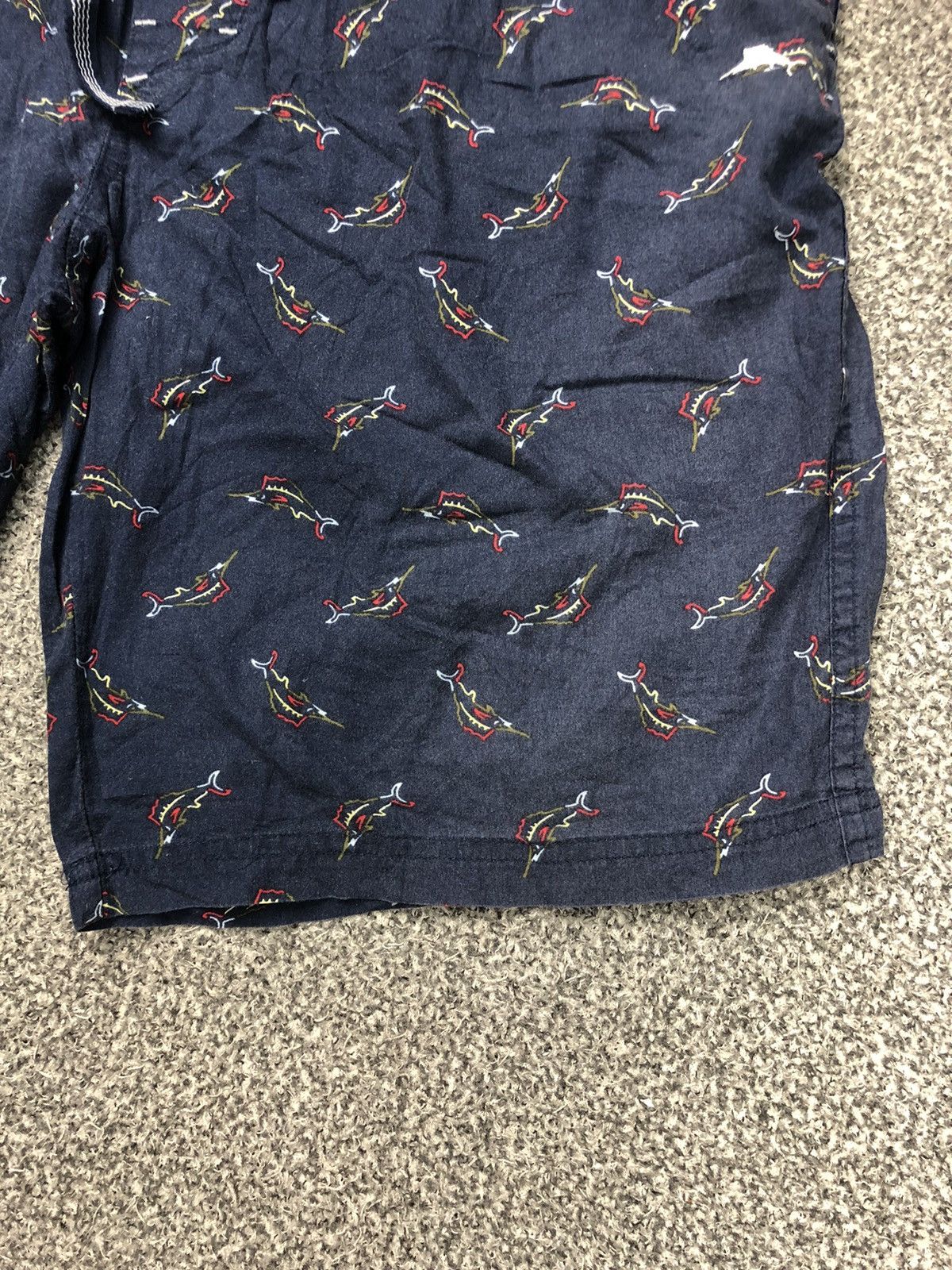 Tommy Bahama × Vintage Tommy Bahama Fullprinted Shortpants Size US 37 - 6 Thumbnail
