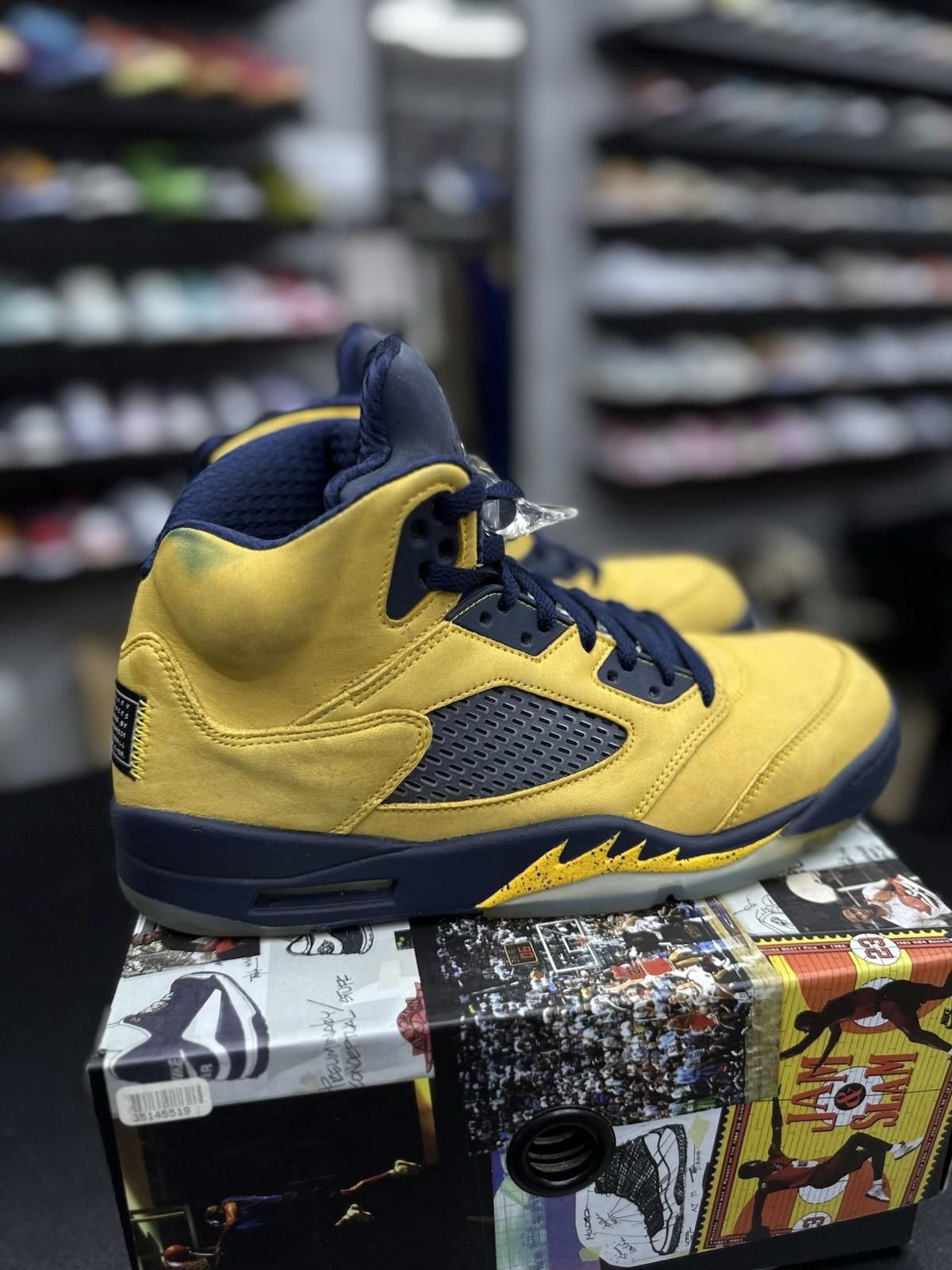 Jordan Brand Size 11 - Air Jordan 5 Retro SP Michigan Yellow Blue Suede Size US 11 / EU 44 - 3 Thumbnail
