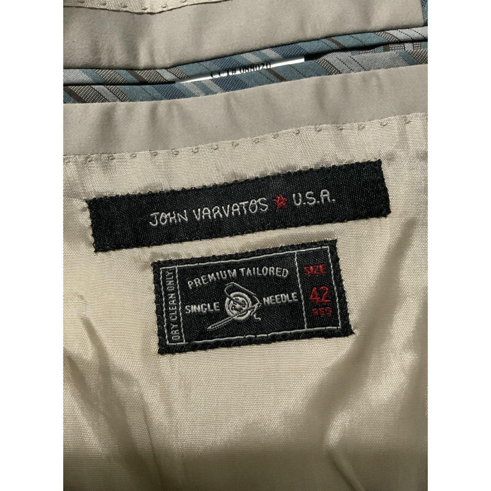 John Varvatos VINTAGE John Varvatos USA Loft Blazer Jacket Blazer 42R Mens Gray USA Tailored Single Needle Sportscoat Size 42R Size 42R - 4 Thumbnail