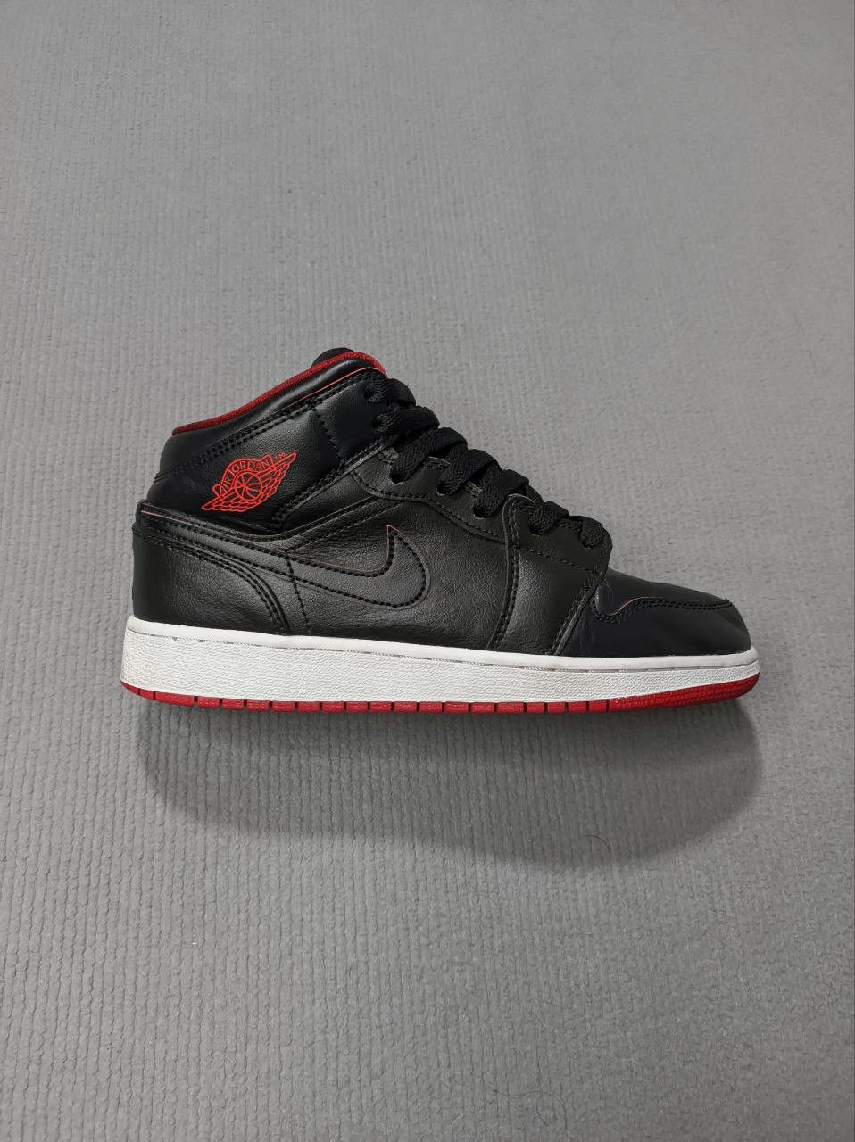 jordan 1 mid lance mountain bred
