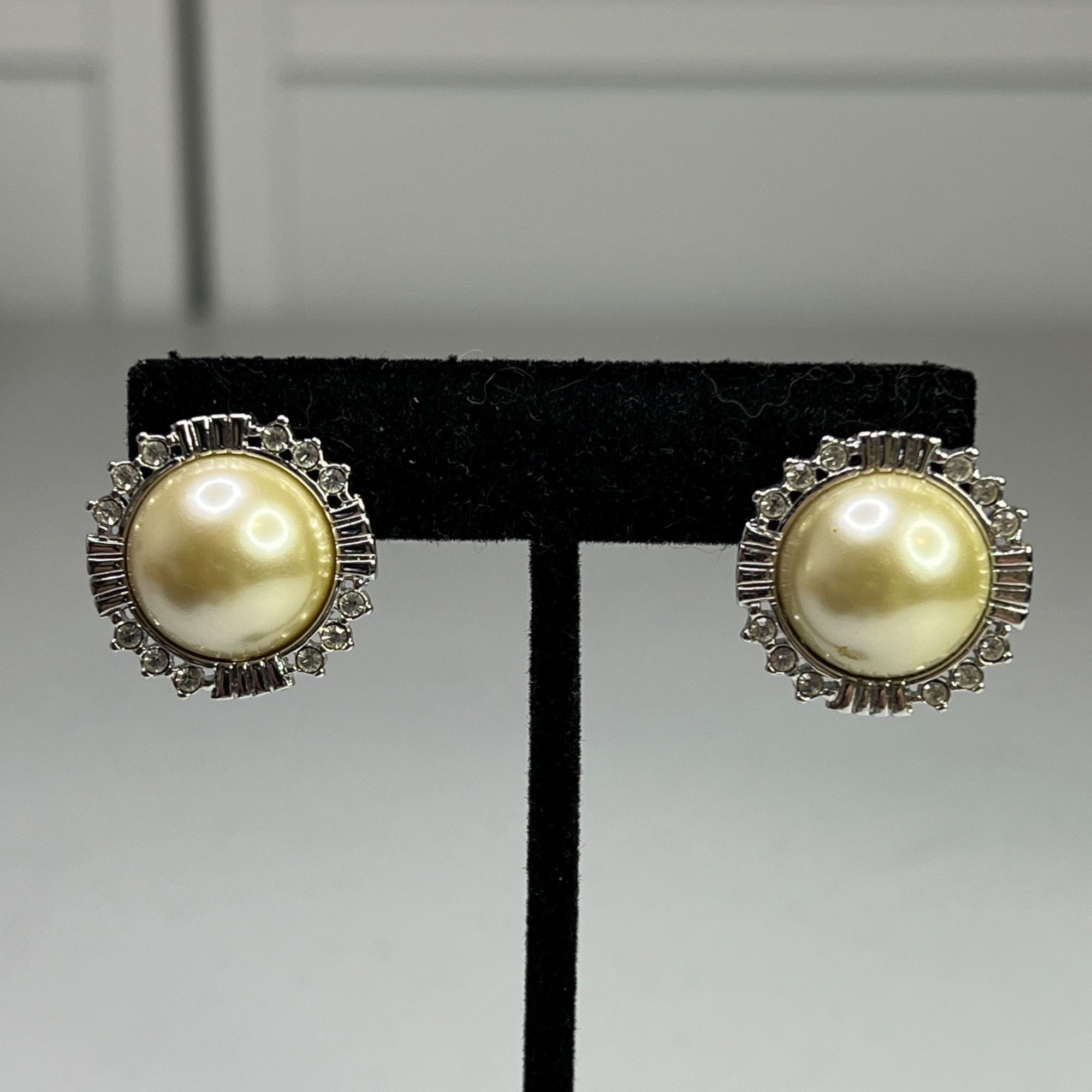 Designer Vintage KJL Kenneth Lane Faux Pearl & Rhinestone Earrings Size ONE SIZE - 3 Thumbnail