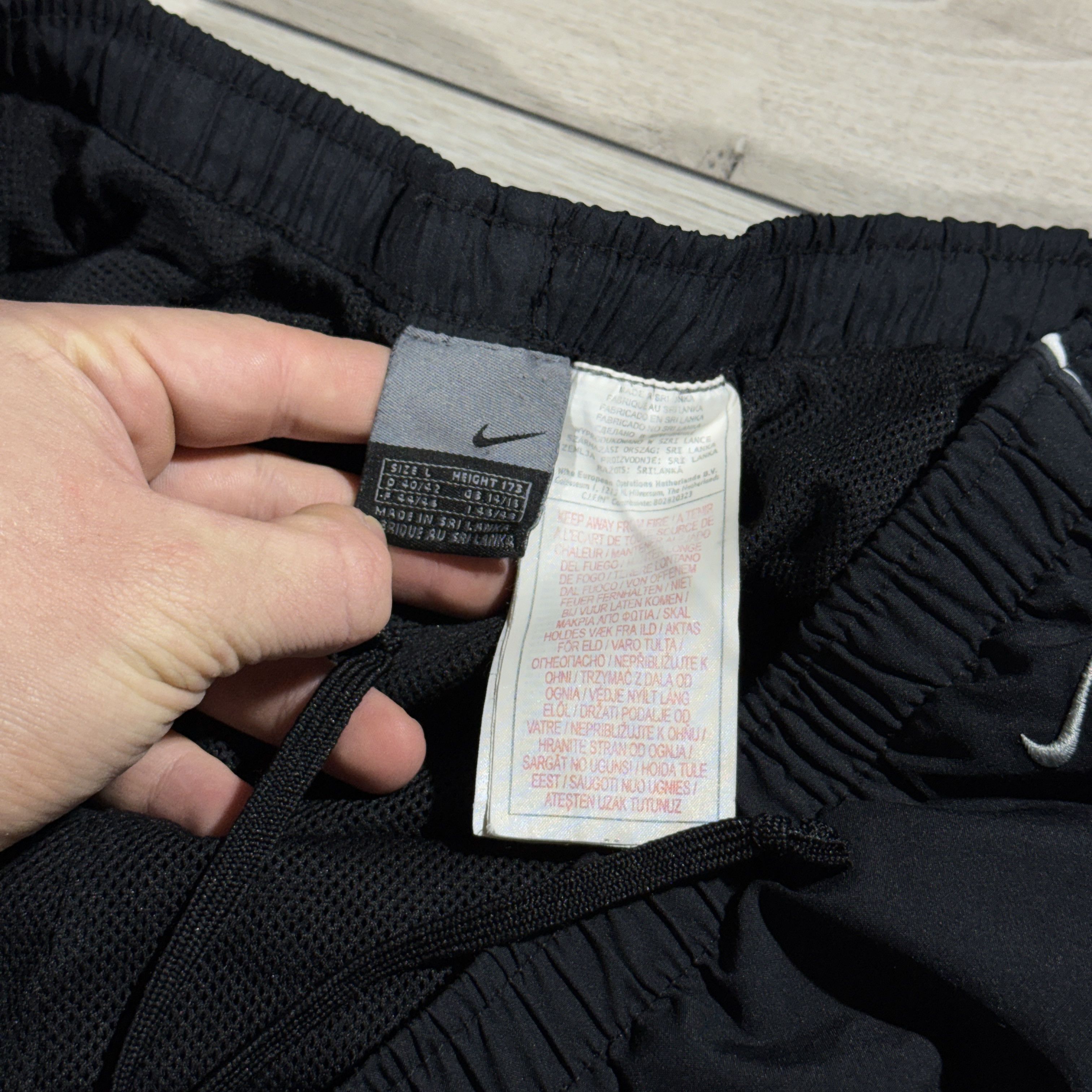 Nike Nike Vintage Nylon Y2K Track Pants Women's Size L Size 32" / US 10 / IT 46 - 8 Thumbnail