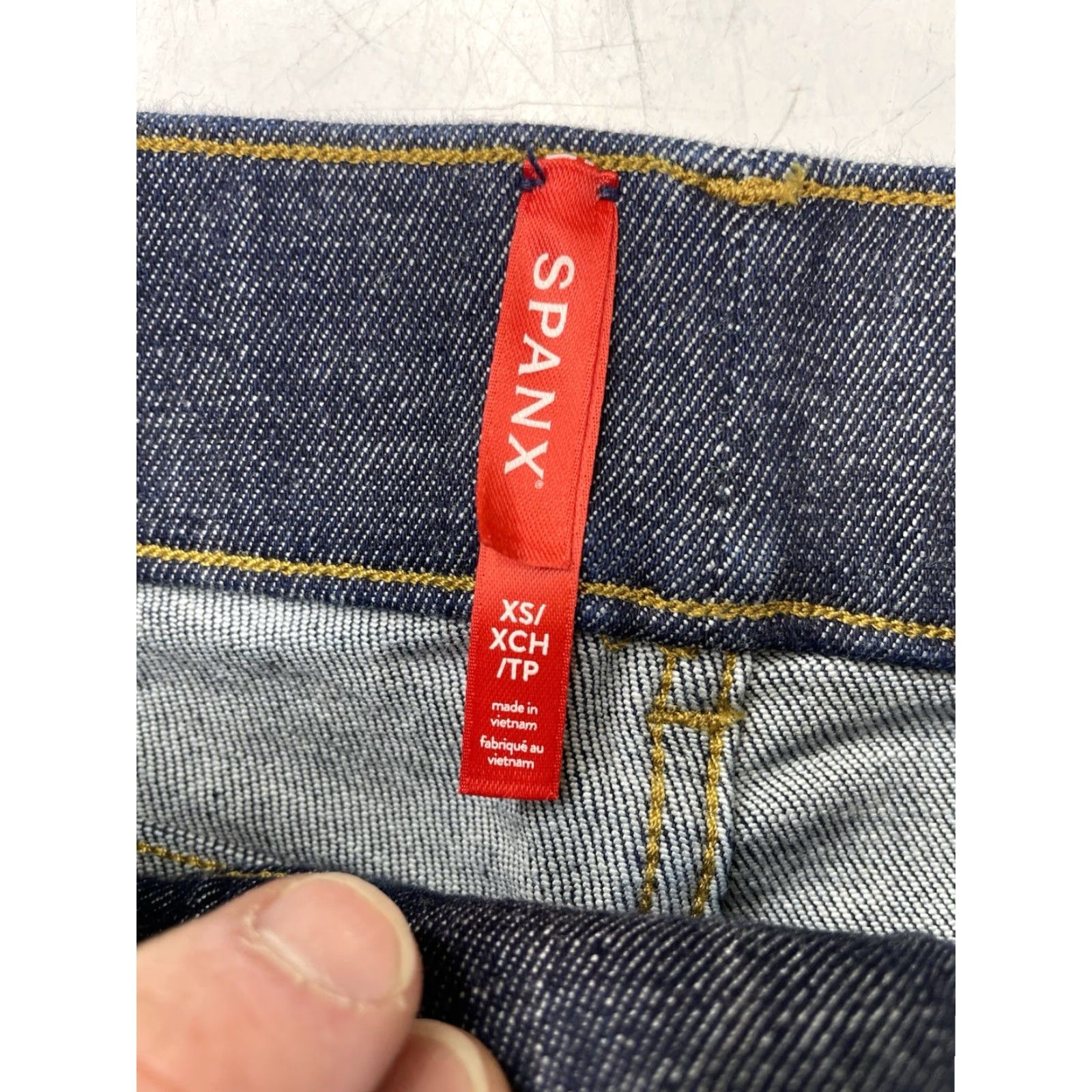 Spanx NWT Spanx Jeans Flared EveryWear Kick High Rise Raw Indigo Womens XS Blue Style 20699R Size 26" / US 2 / IT 38 - 5 Thumbnail