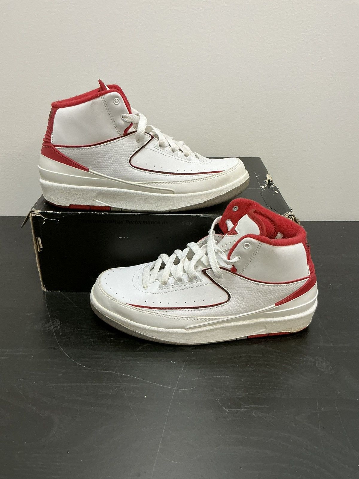 Jordan Brand Jordan 2 white red 2014 (GS) Size US 7 / EU 40 - 1 Thumbnail