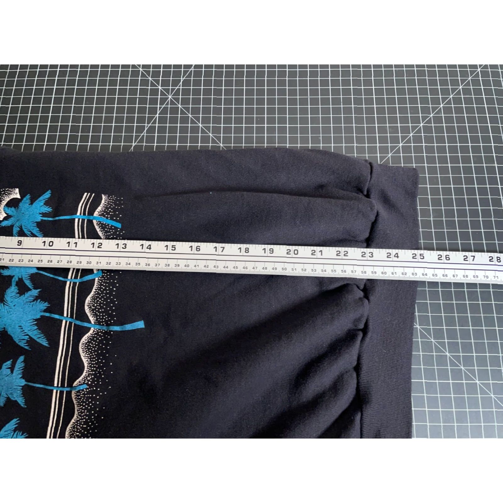 Vintage VINTAGE Signal Sweatshirt Adult XL Black Palm Tree Graphic Raglan Sleeves 90s City Retro Men’s Size US L / EU 52-54 / 3 - 6 Thumbnail