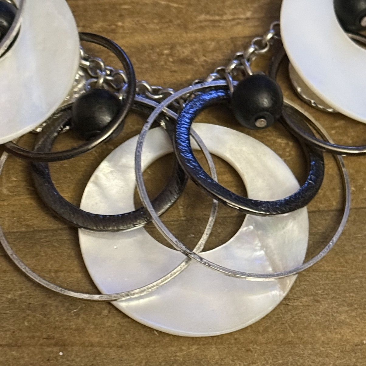 Other Mother of Pearl discs & mixed metal rings necklace Size ONE SIZE - 3 Thumbnail