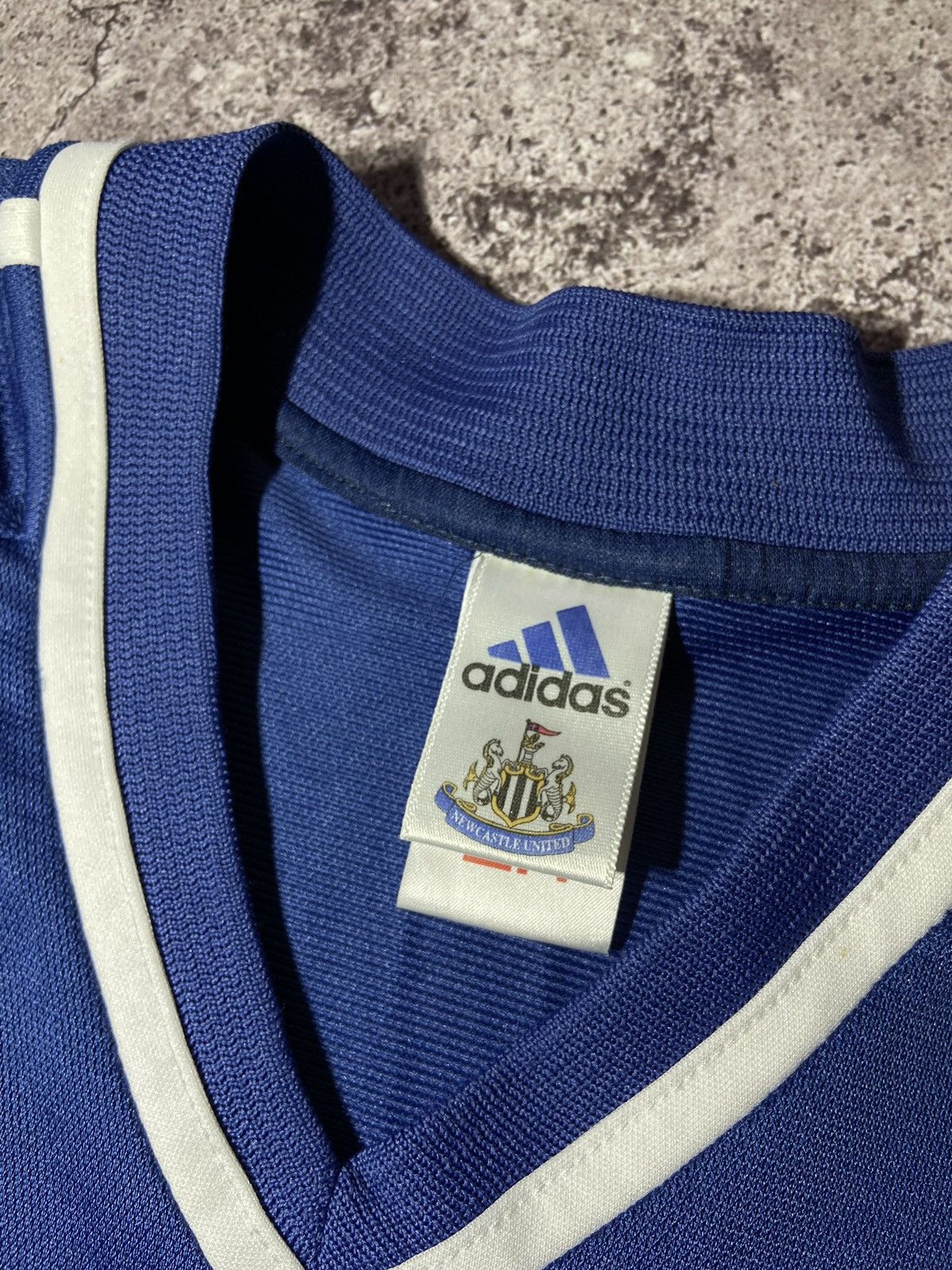 Vintage 💥Newcastle United 2001 Vintage Adidas Home Jersey T-shirt‼️ Size US L / EU 52-54 / 3 - 7 Thumbnail