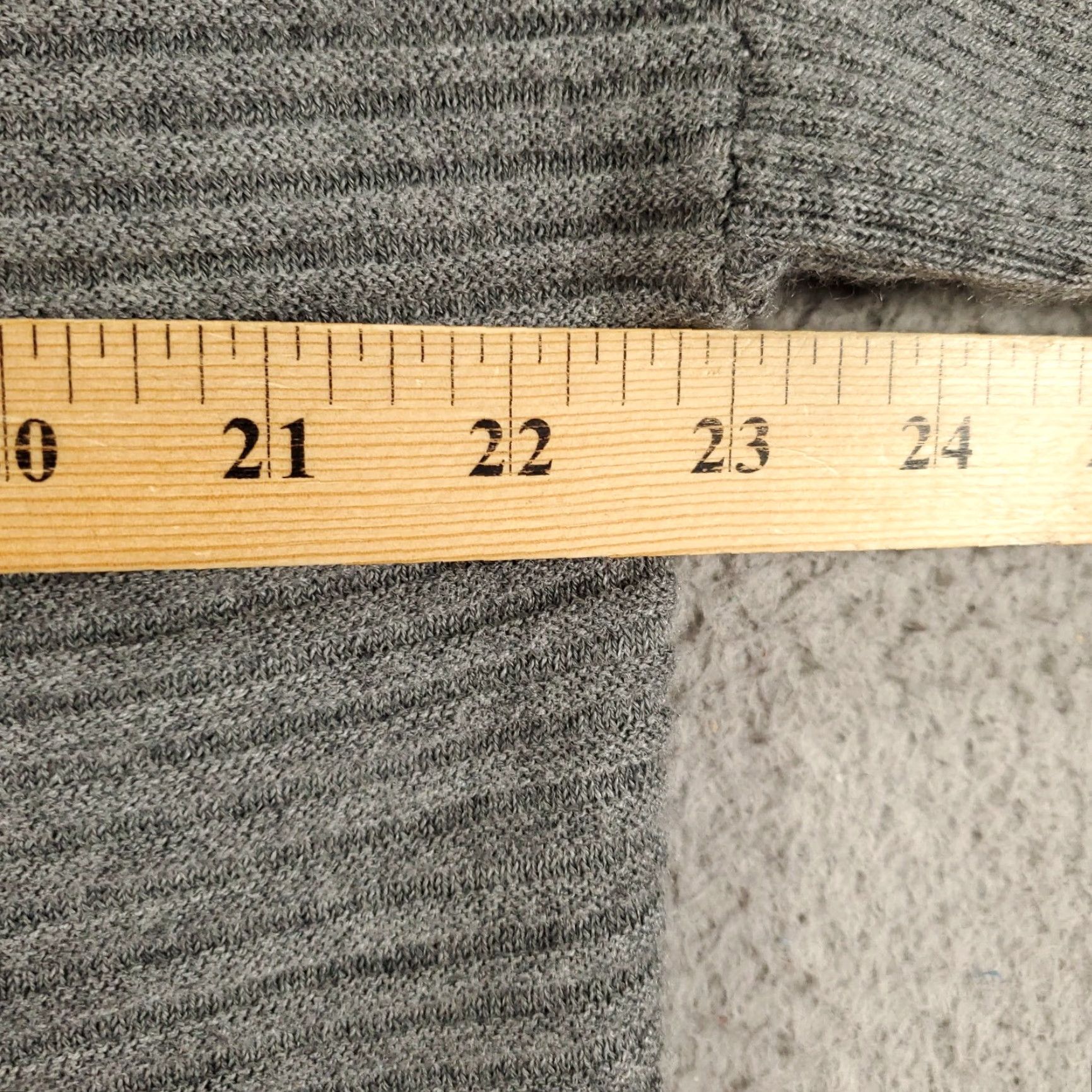 Vintage Tahari Womens Sweater Size 2X Gray Ribbed Button Back Accent Tunic Knit Top Size XXL / US 16-18 / IT 52-54 - 4 Thumbnail