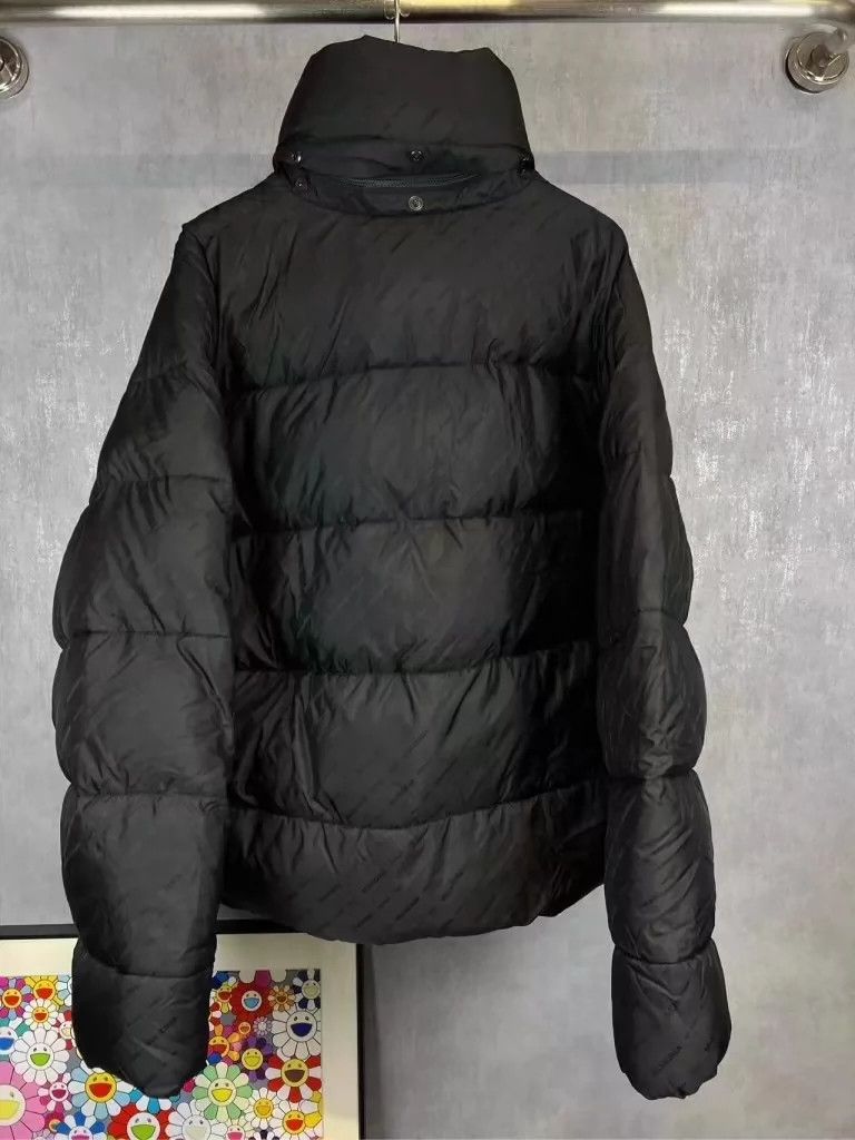 Balenciaga Balenciaga Bullet screen with dark stripes is full of LOGO Size US M / EU 48-50 / 2 - 2 Thumbnail