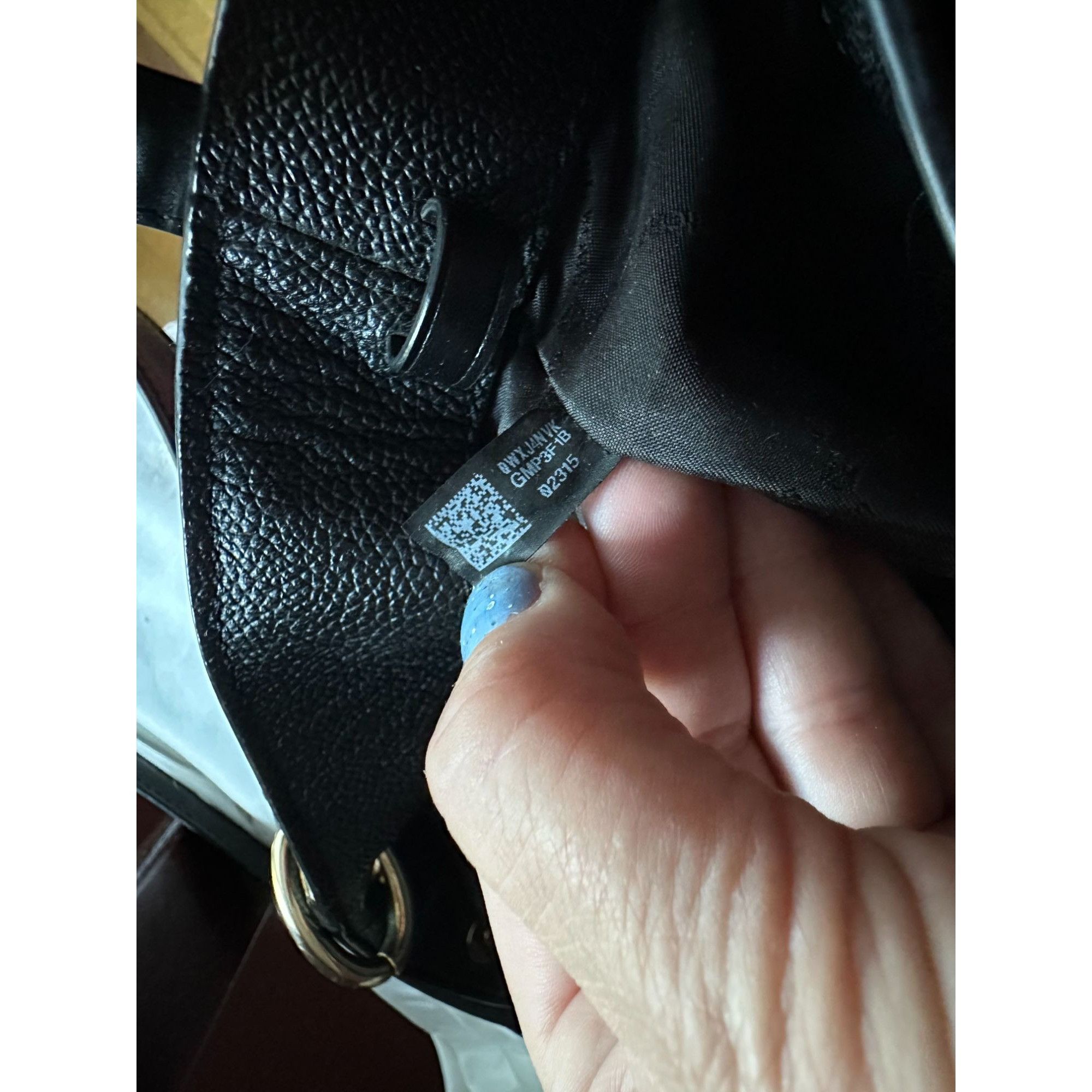 Michael Kors MICHAEL KORS Nicole LG suede stitched drawstring shoulder ba Size ONE SIZE - 11 Thumbnail