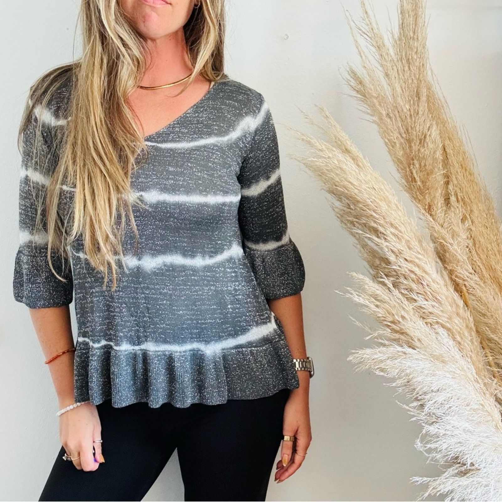 Vintage VINTAGE Metallic Silver Grey Ruffle Sweater White Stripe M Size M / US 6-8 / IT 42-44 - 1 Thumbnail